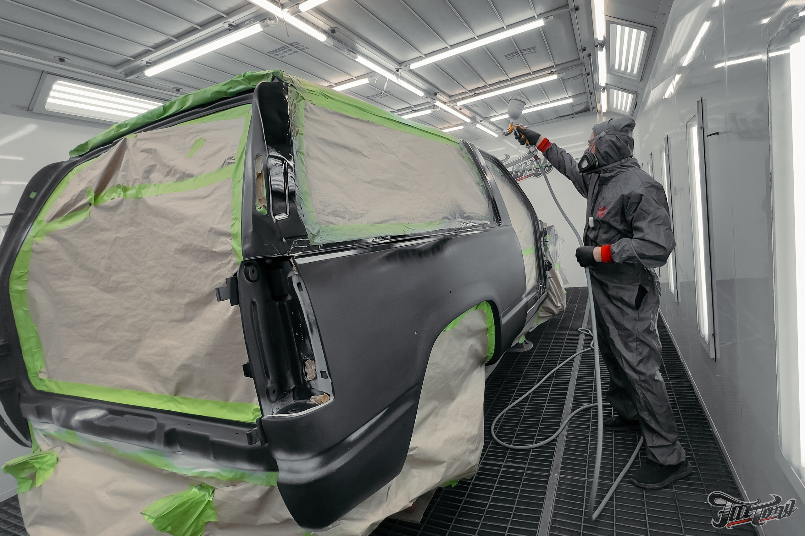 Chevrolet Tahoe I ремонт по кузову и окрас, пошив салона. DeLorein