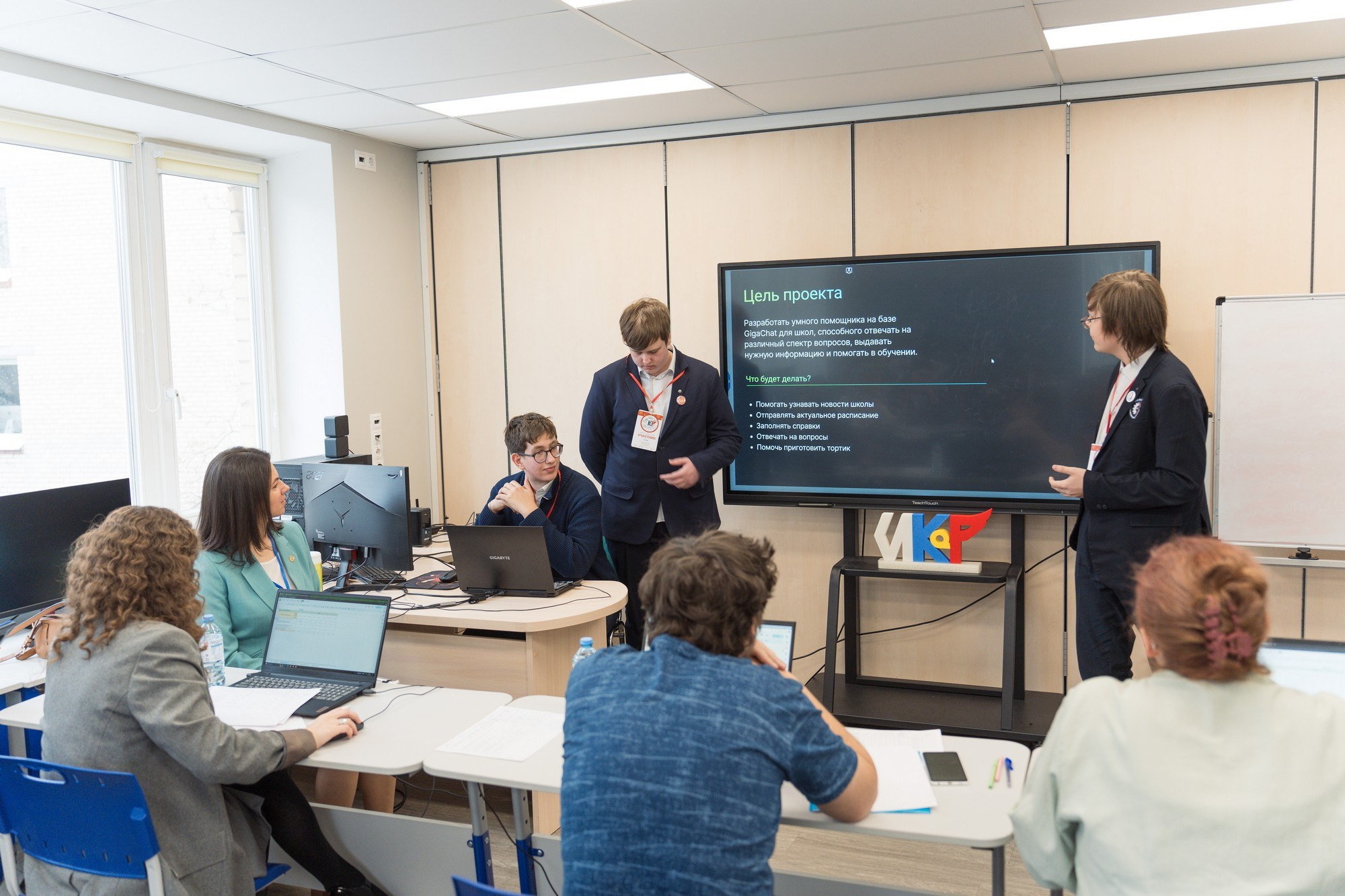 Инженерные кадры России. Репортажная съёмка в Санкт-Петербурге, Константин Петров