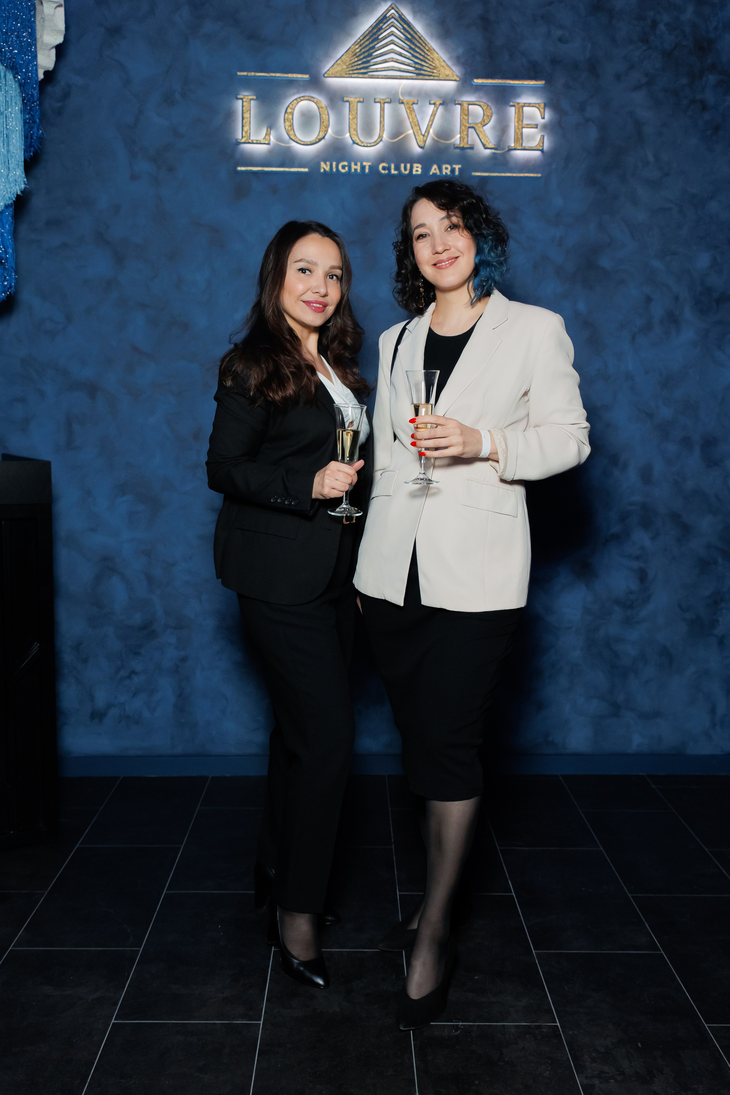 ЛУВР [Открытие Ночного клуба]. СВОИ. ФОТООТЧЕТЫ-СОБЫТИЯ-МЕСТА