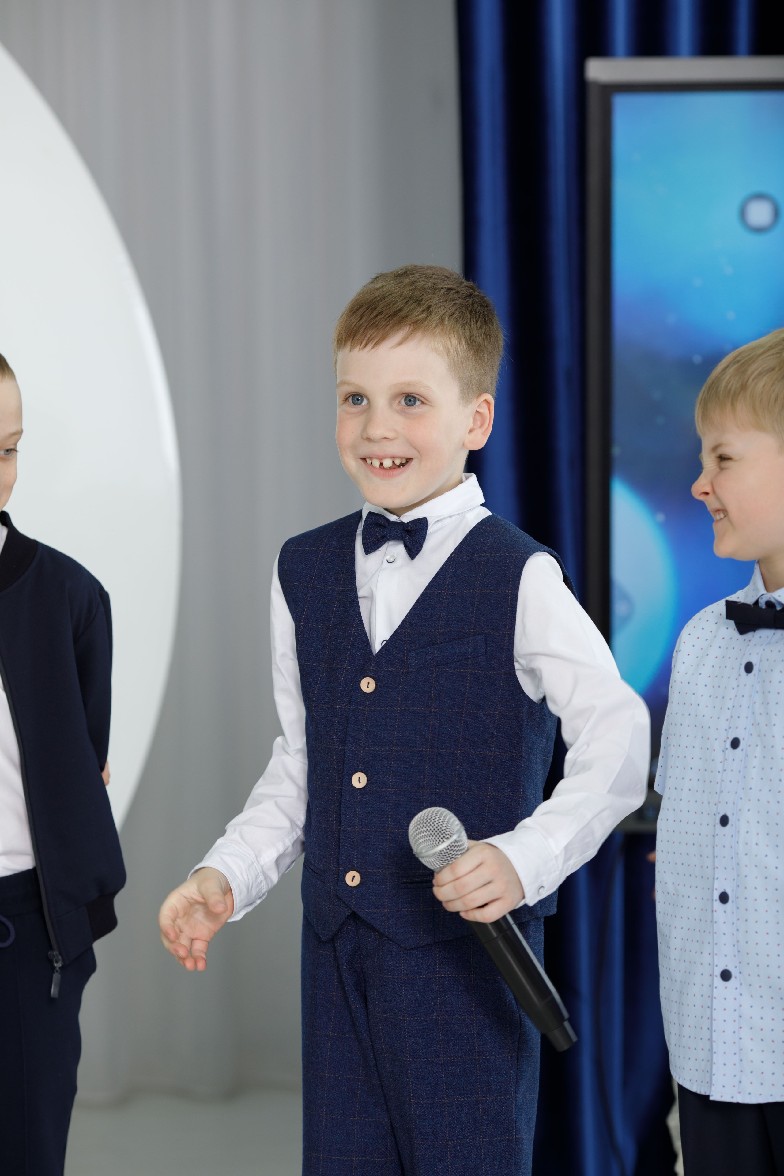 Выпускной в Гармонии. Фотограф Анна Телекаева, выпускные альбомы, семейные и репортажные съемки в Омске