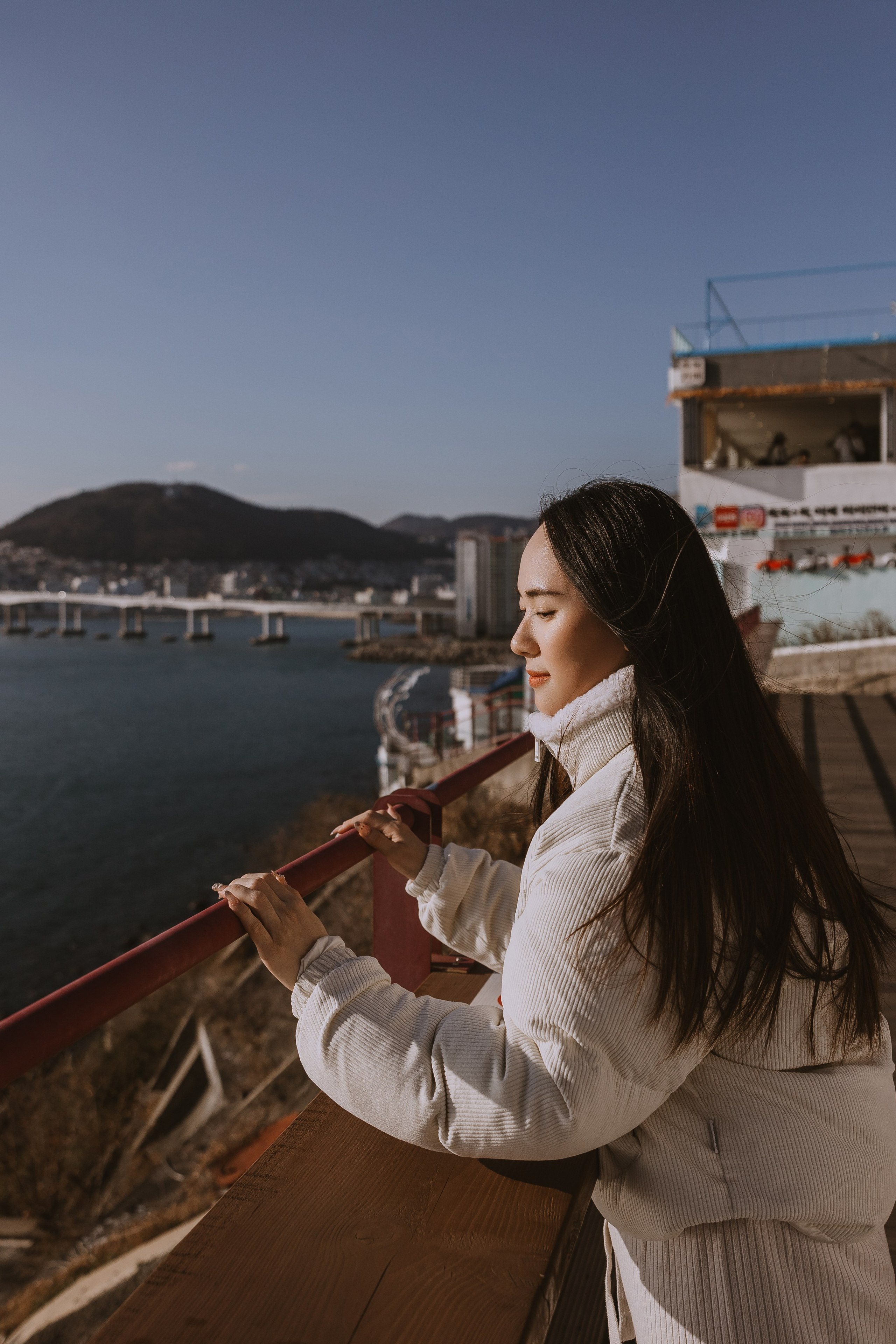 Семейная прогулка в Пусане. Зимняя фотопрогулка по Пусану. Фотопрогулка в Пусане. Семейная прогулочная фотоссесия. Фотосессии в Пусане. Фотоссесии в Корее. Фотограф Пусан. Какую одежду выбрать для фотосессии зимой. 
