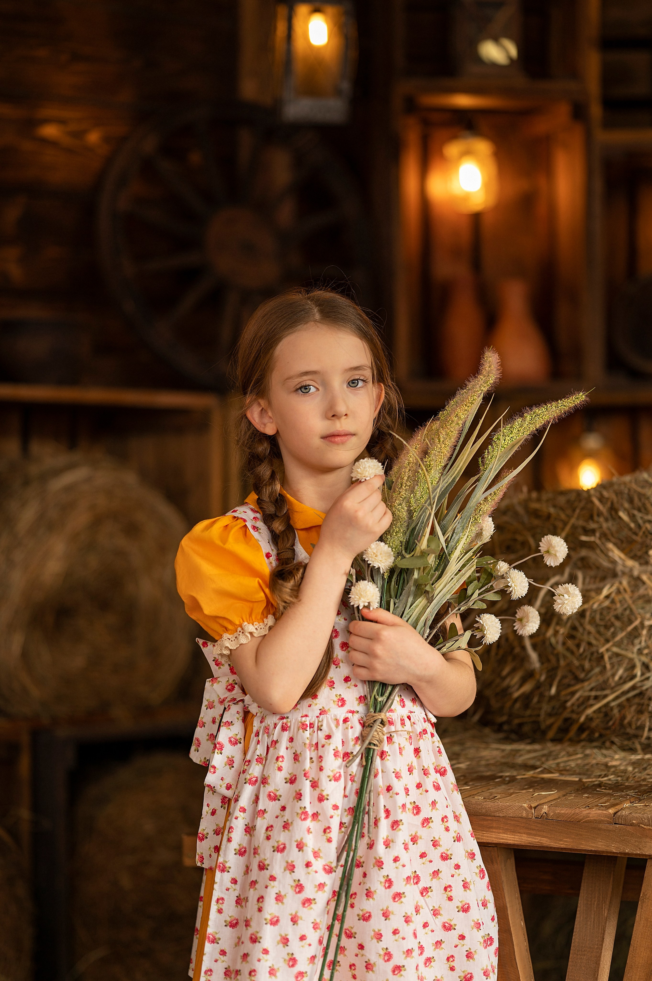 Фотосессия на сеновале Леонардо студия. Детский и семейный фотограф г. Москва Оксана Катаджи