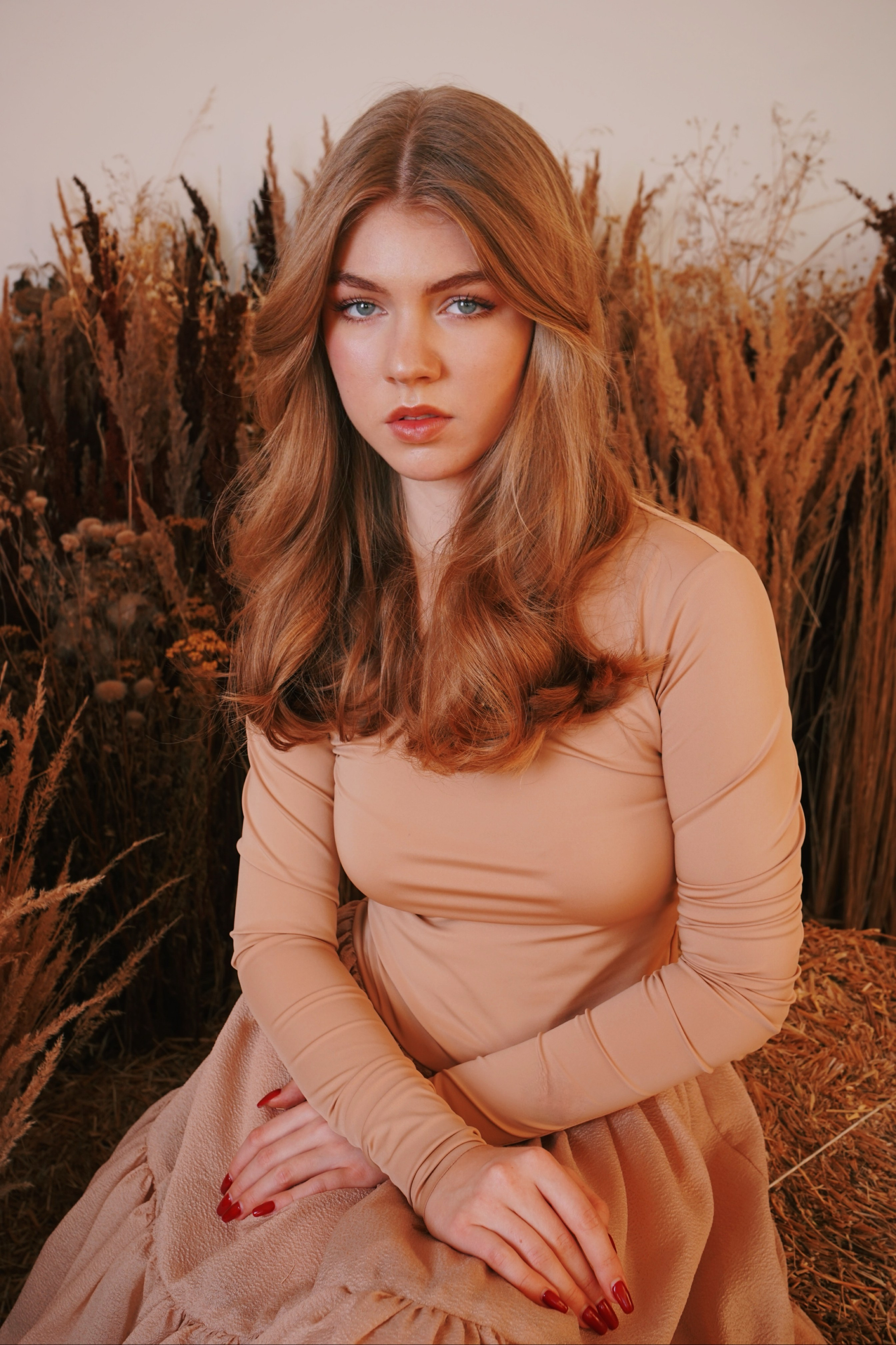 София, студия. Женский фотограф в Москве Уварова Анастасия