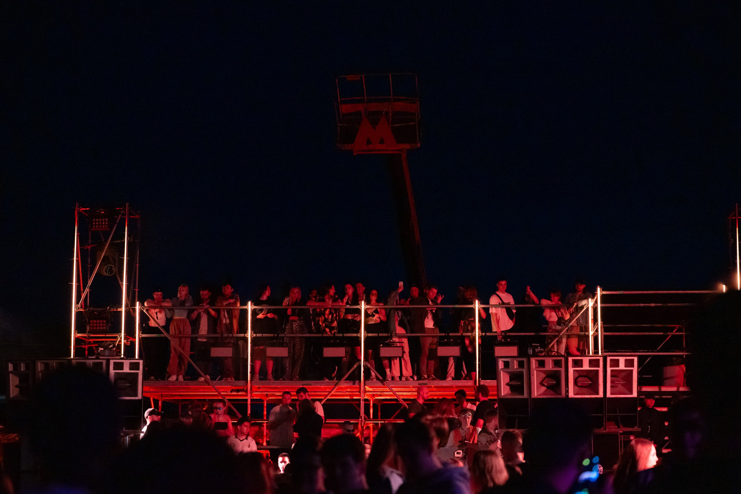 Metro Gorkovskaya Port June 1506. Sunnyman