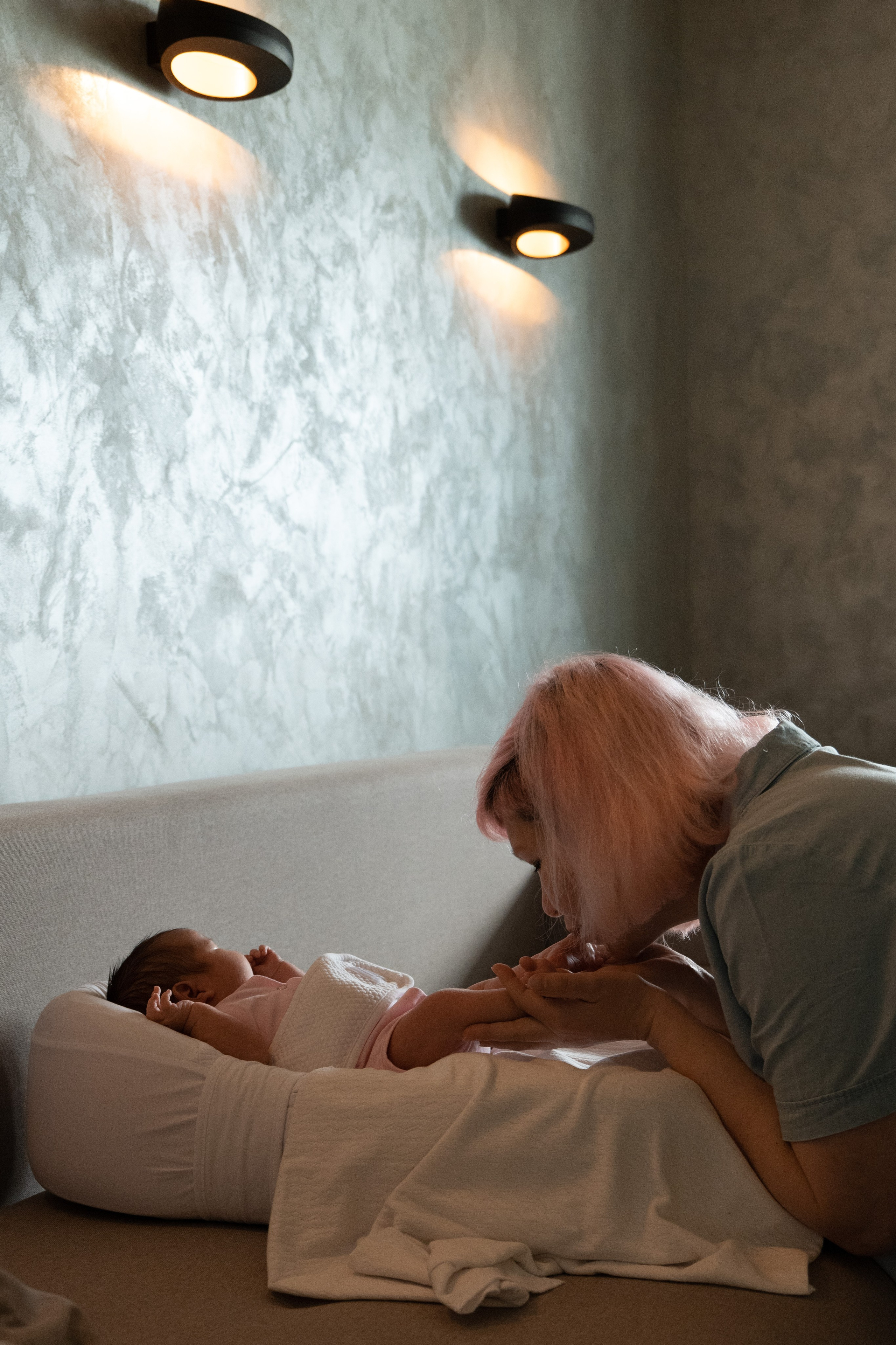 Домашняя фотосессия с новорожденным. Фотограф видеограф Ольга Василевская