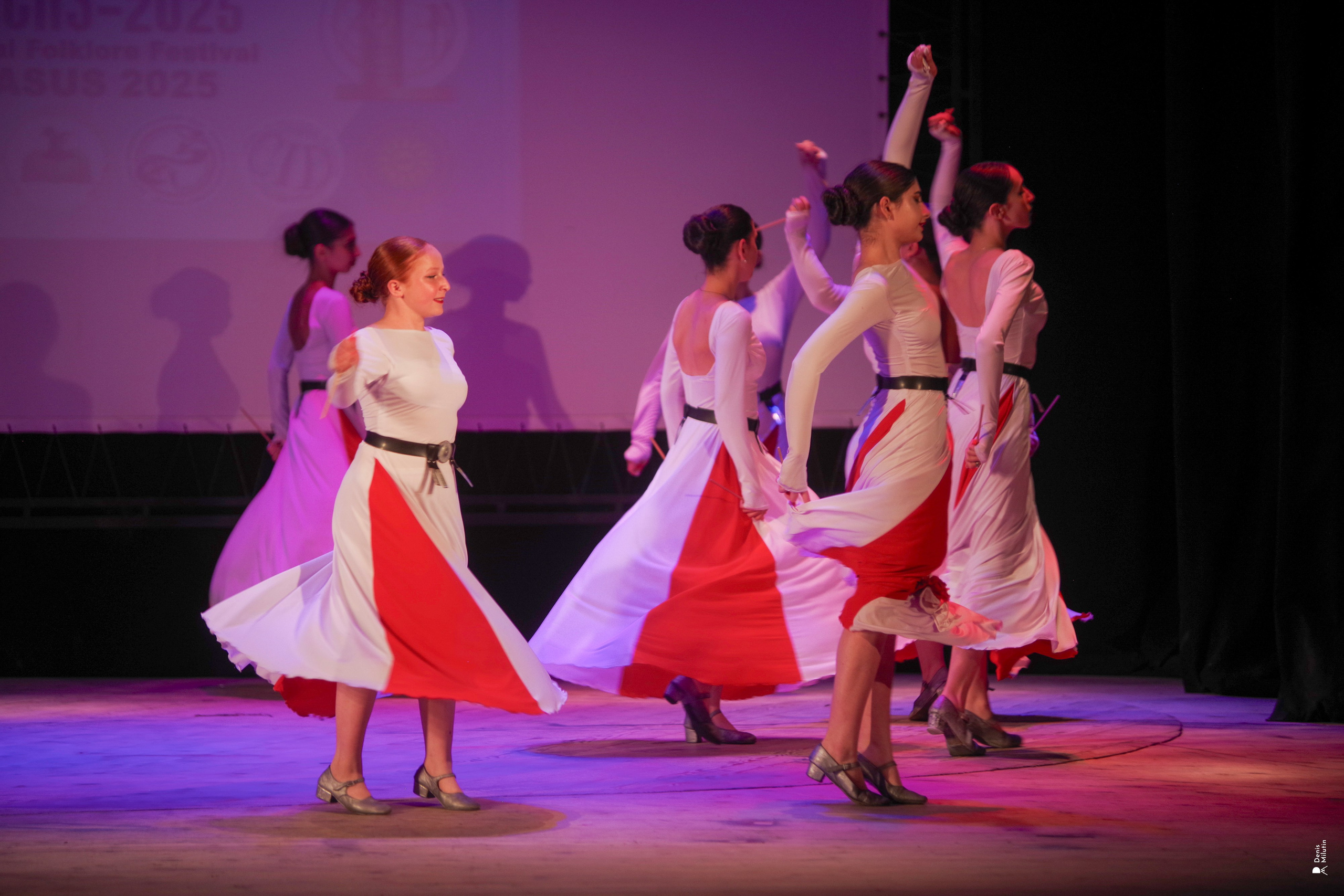 Танцы в прекрасном Они. Портретный фотограф Денис Милютин