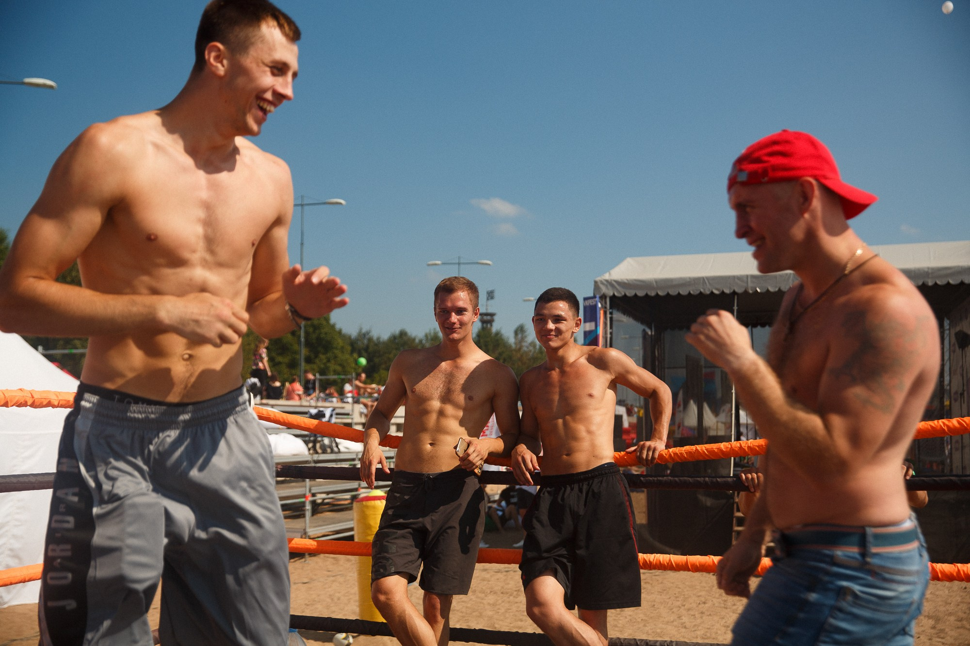 ФЕСТИВАЛЬ ВКОНТАКТЕ. Рабочая сторона — бизнес портрет и репортаж в Санкт-Петербурге