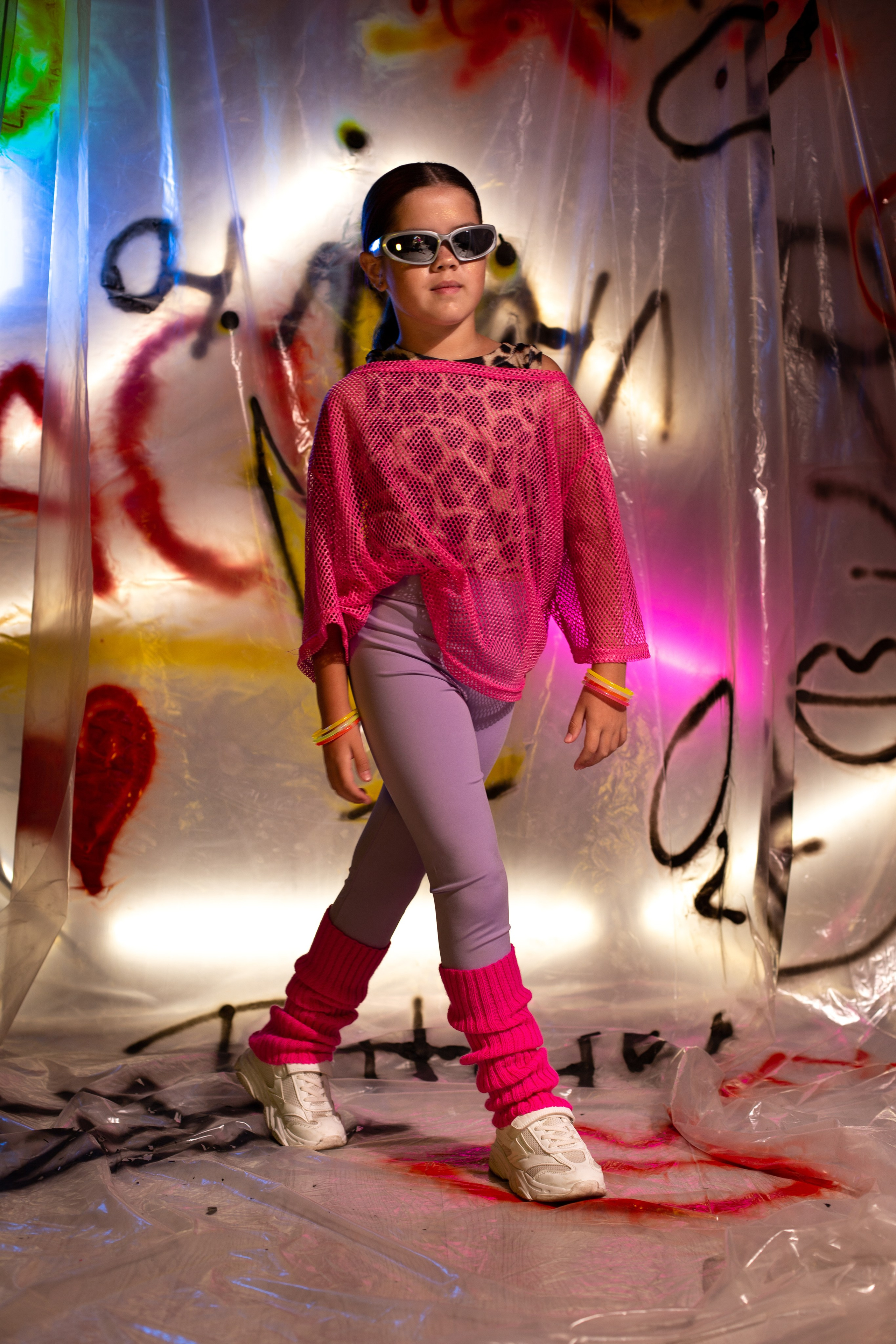 позы в шаге, красивые кадры с фотосессий девочек