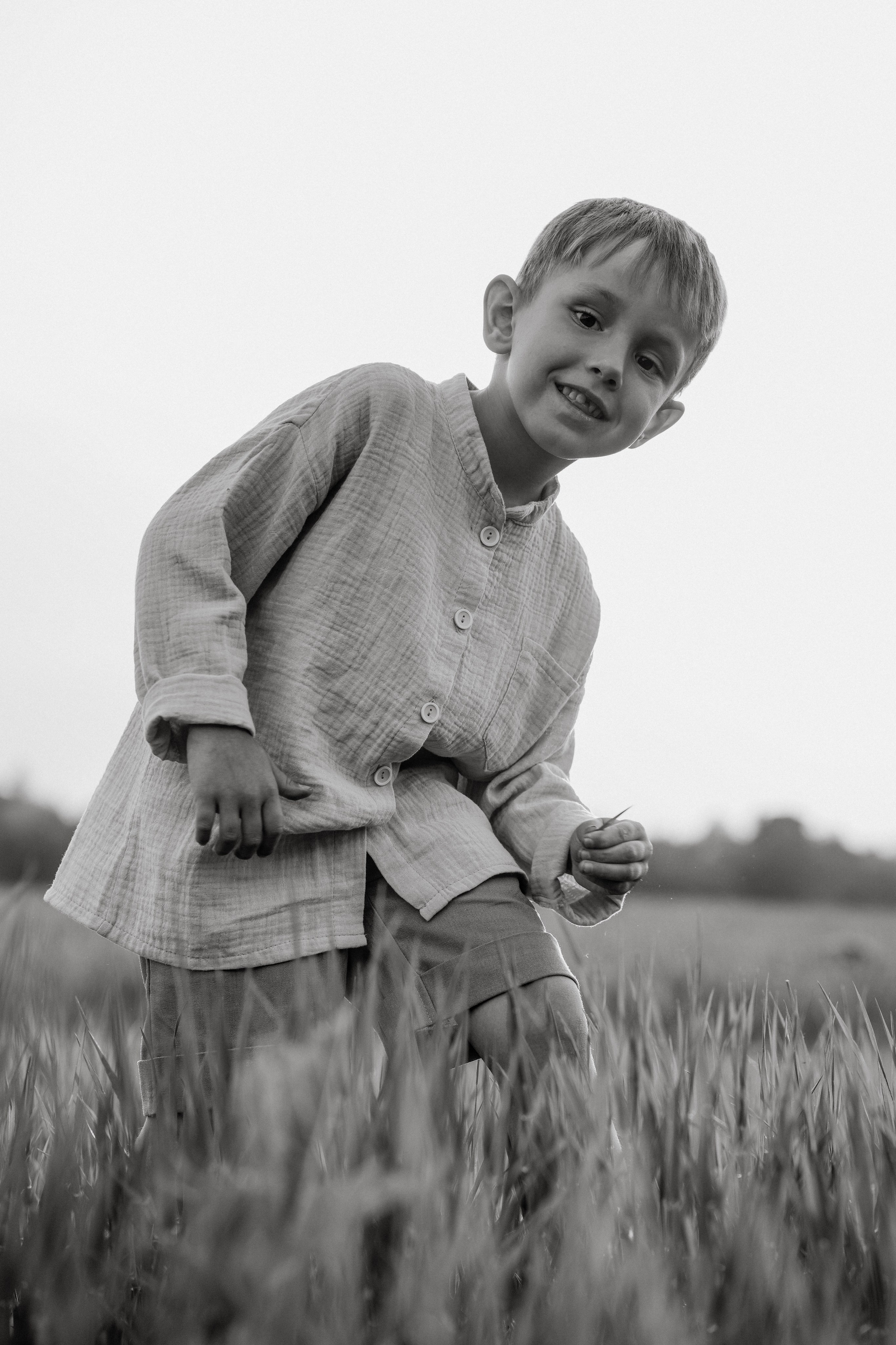 Ксюшенька, Кристиночка и Кирюшенька в поле. Семейный и портретный фотограф в Санкт-Петербурге Татьяна Гримоть