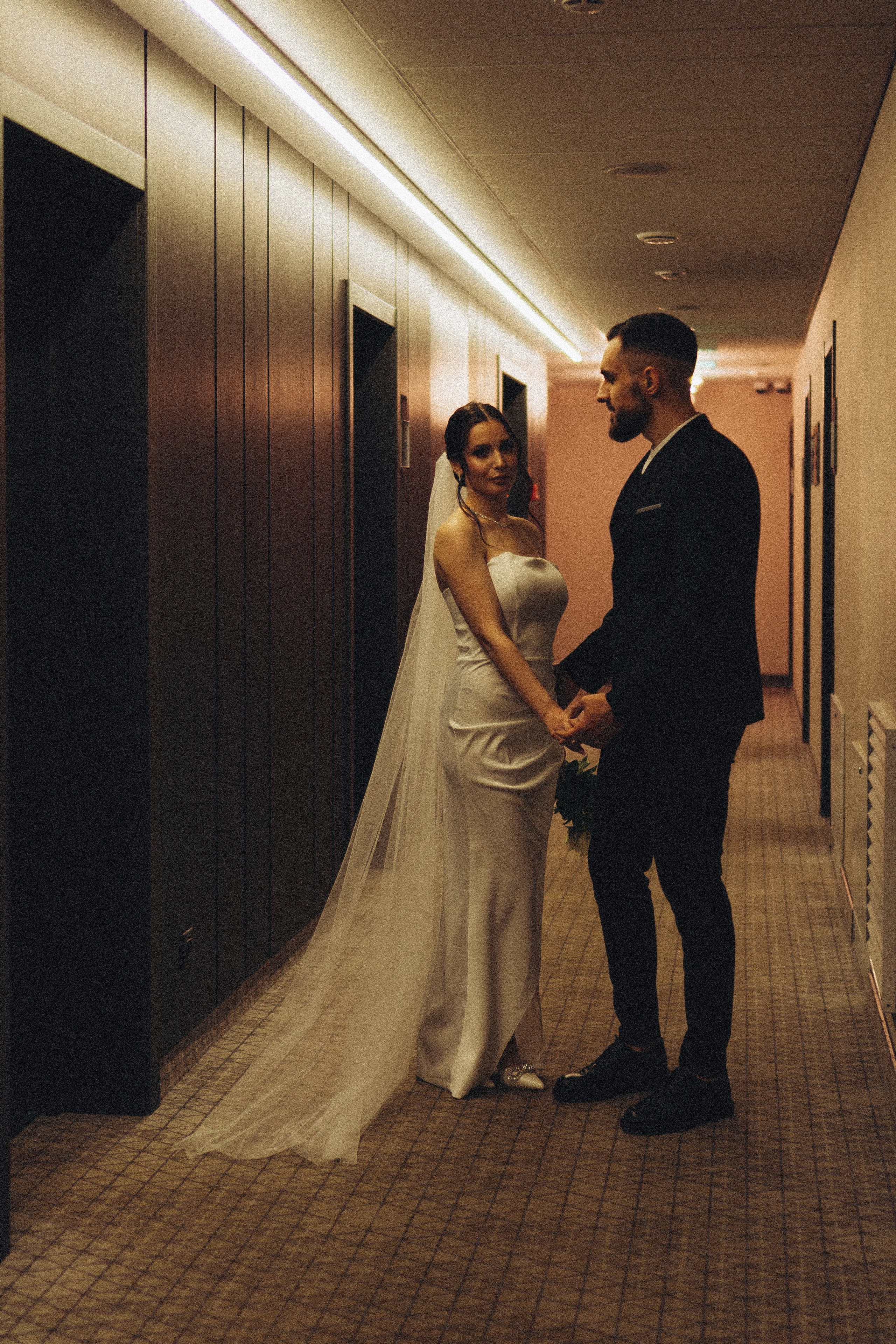 СВАДЕБНАЯ СЬЕМКА СБОРОВ ЖЕНИХА И НЕВЕСТЫ В ОТЕЛЕ И ТАКЖЕ ФОТОСЕССИИЯ В ОТЕЛЕЕ МЕГАПОЛИС БРЯНСК. Профессиональный фотограф, Санкт-Петербург — Виктория Богомолова