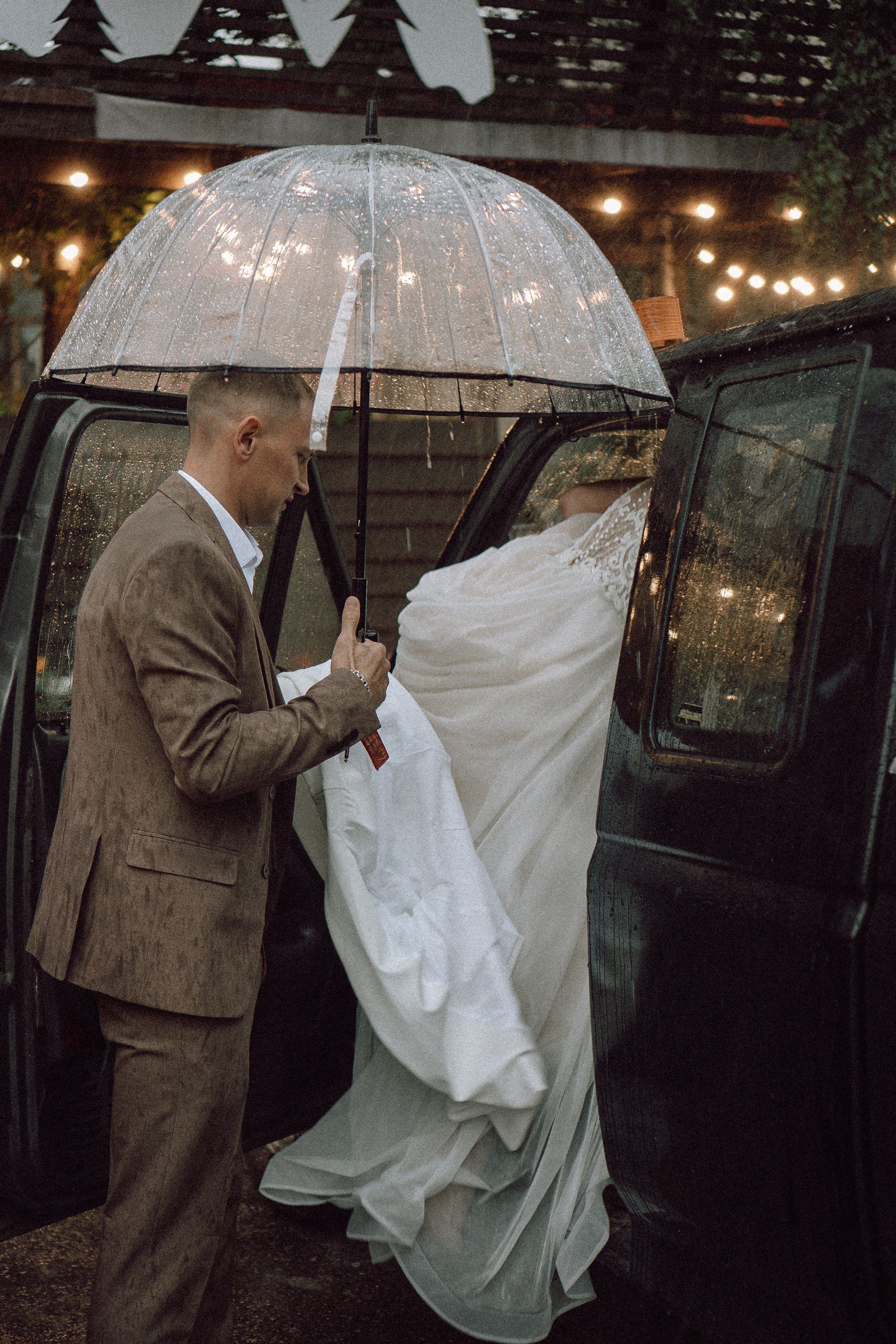 СВАДЕБНАЯ ФОТОСЕССИИЯ ПАРЫ В ГОРОДЕ ПРИОЗЕРСК В СОСНОВОМ ЛЕСУ И С ПИКАПОМ. Профессиональный фотограф, Санкт-Петербург — Виктория Богомолова