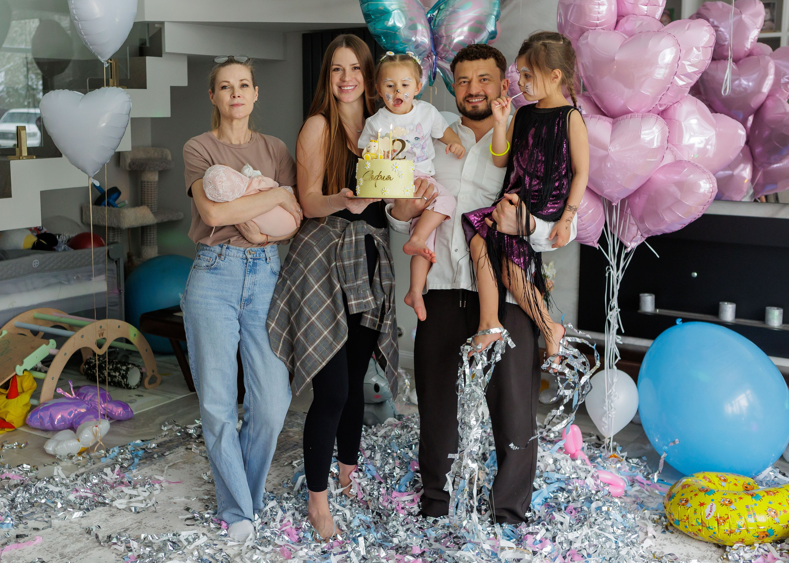 Софии 2 года — тёплый день дома. Семейный и детский фотограф в Москве Юлия