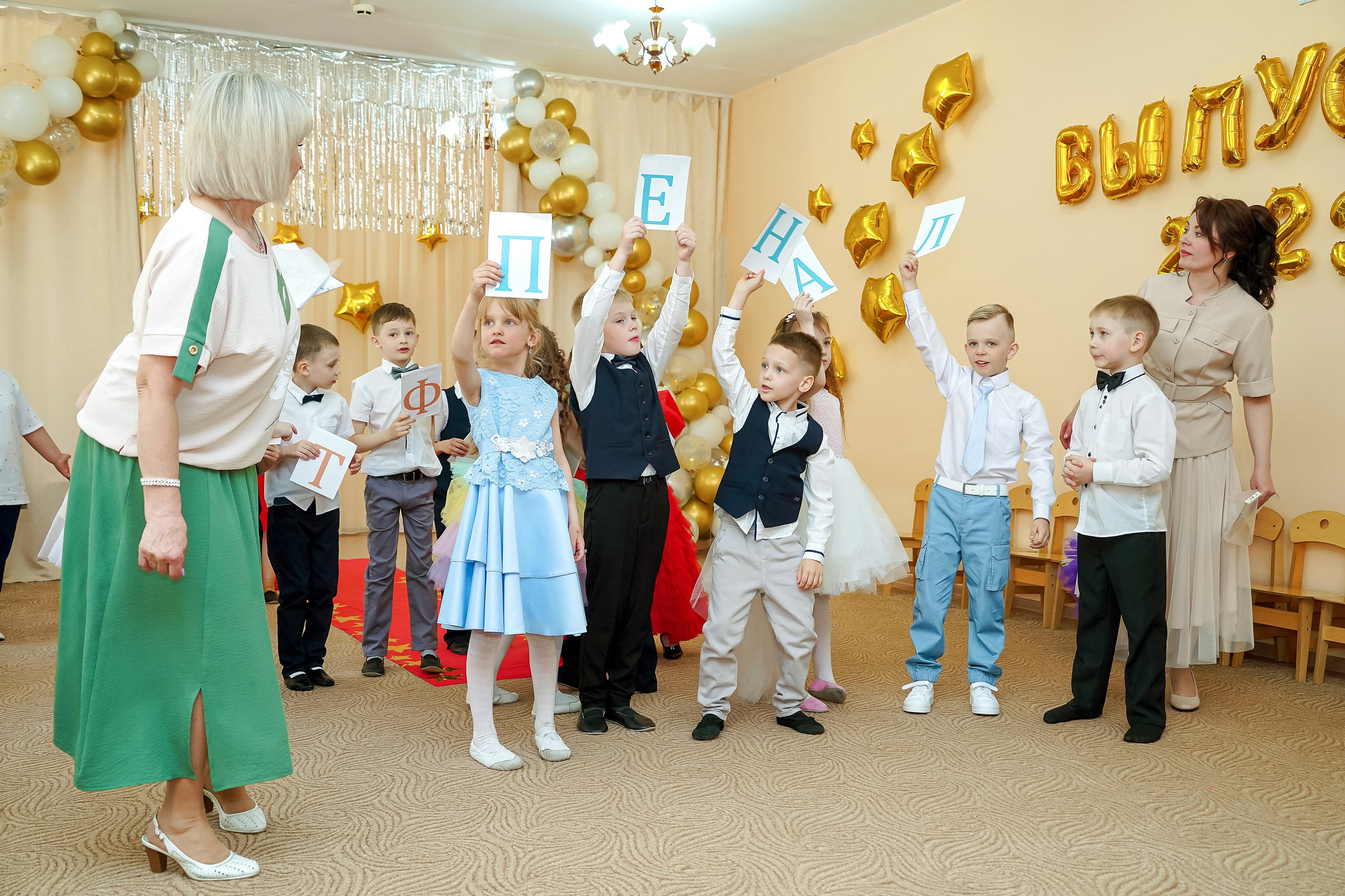 Фотосъемка видеосъёмка фотограф видеооператор новогодних утренников  в. Фотограф, видеооператор Нина Коршунова