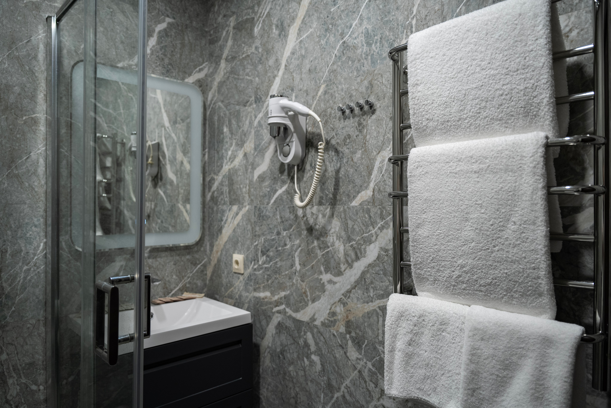 Отель Sariya. Главная