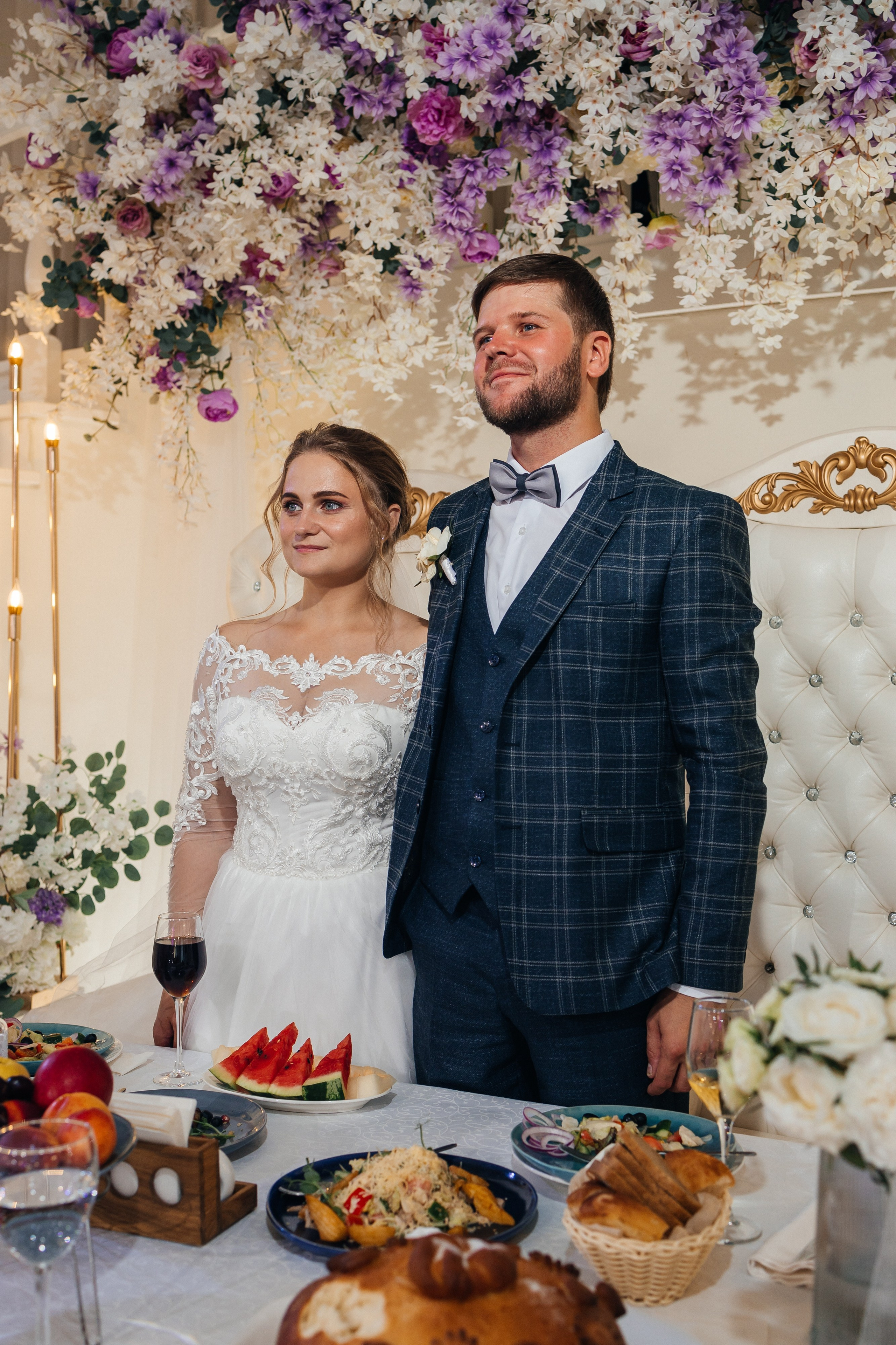 Трогательная выездная церемония в уютном ресторане. Олег Сверчков | Свадебный фотограф Вологда