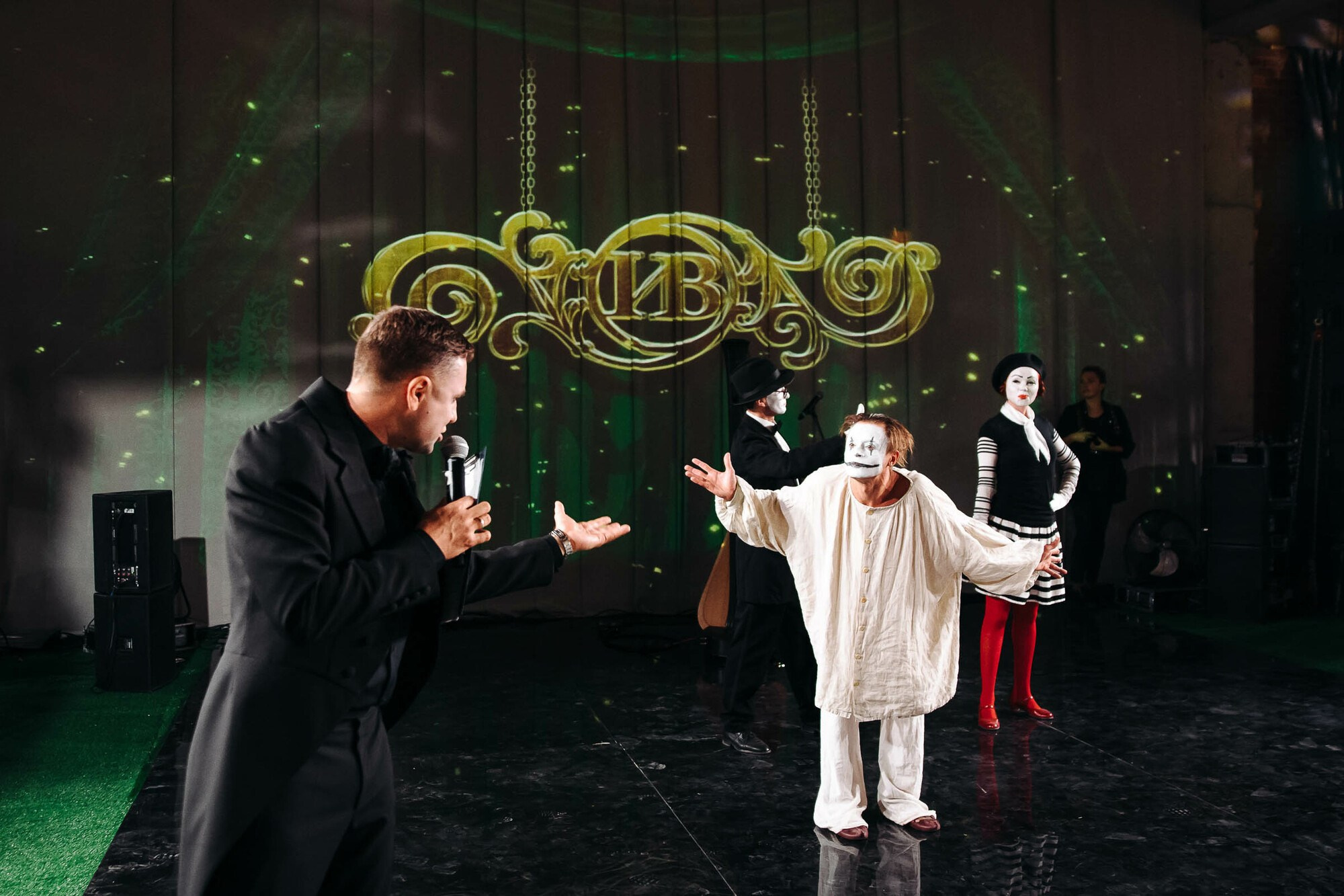 Свадьба в Москве, магический дом. Свадебный фотограф в Санкт-Петербурге и Москве Андрей Нестеров