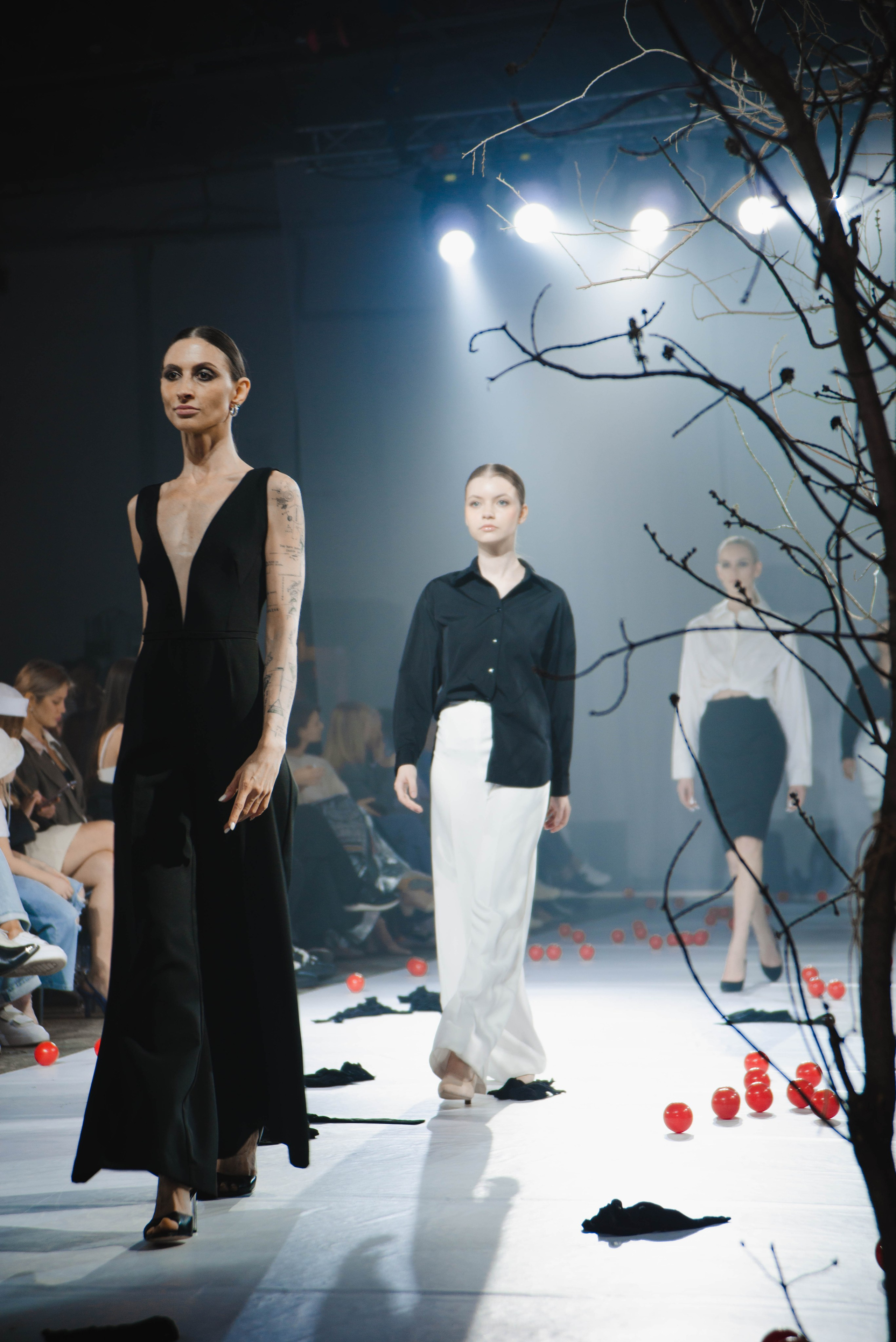 Показ «Красный Шум». Ксения Glossa. Портретный и репортажный фотограф в Самаре