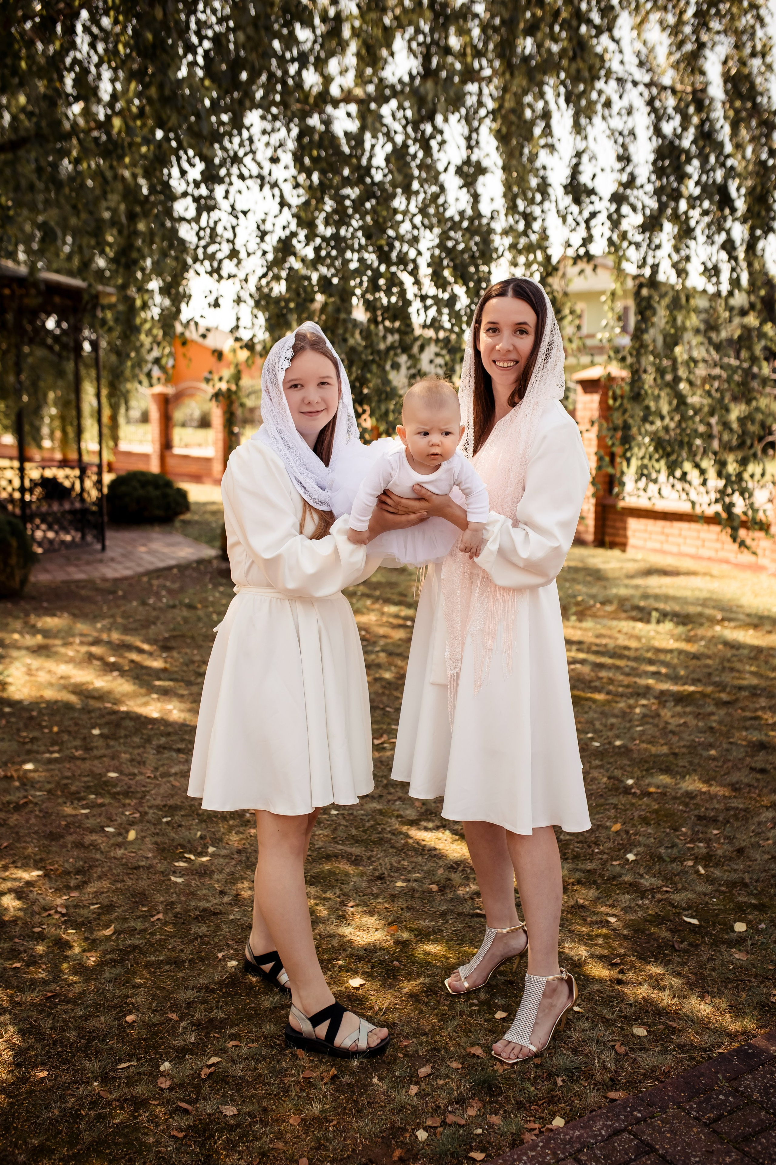 Крещение Милании и Эмилии