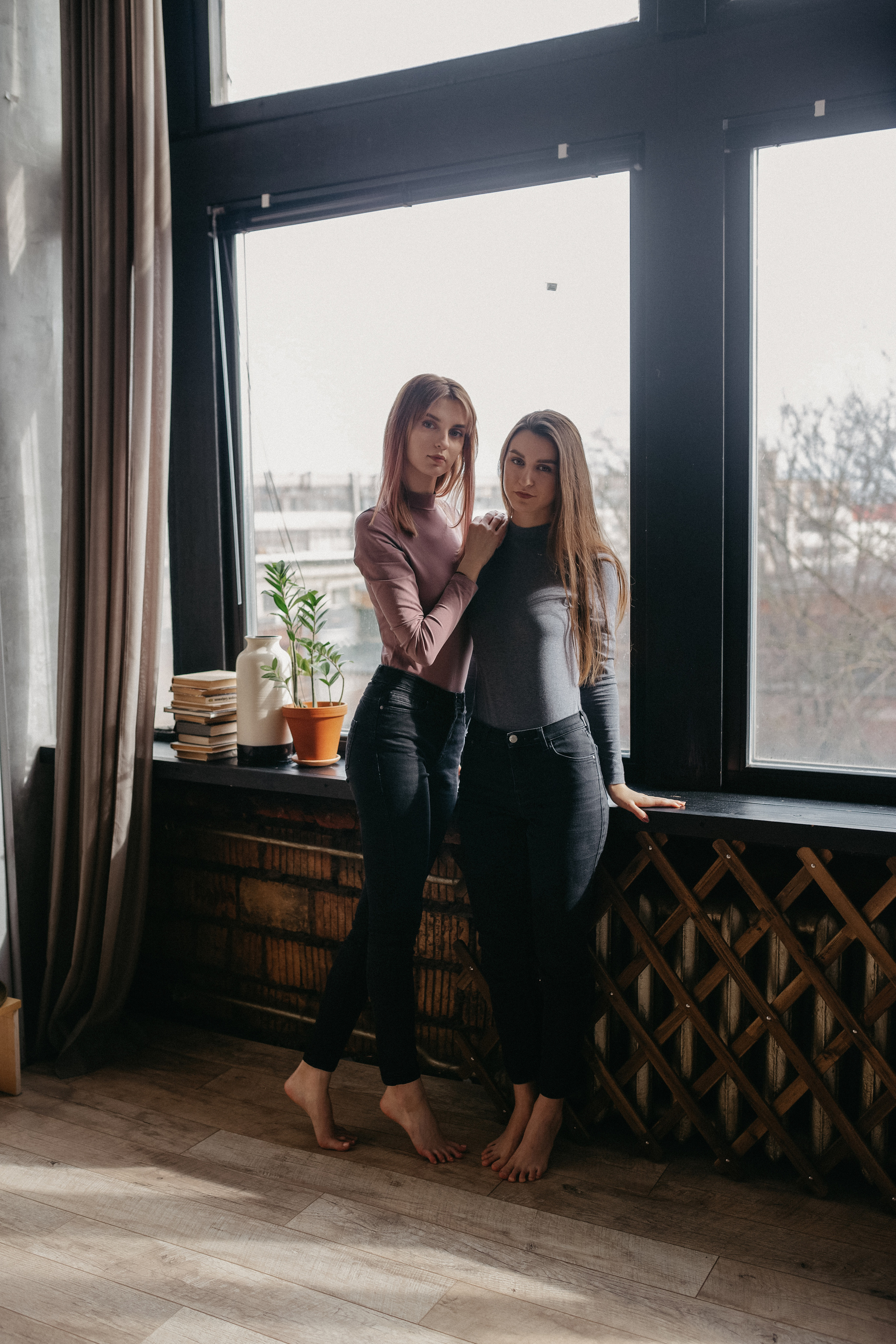 Сёстры Юля и Аня. Фотограф в Минске — Юлия Деяк. Фотосессии в Минске