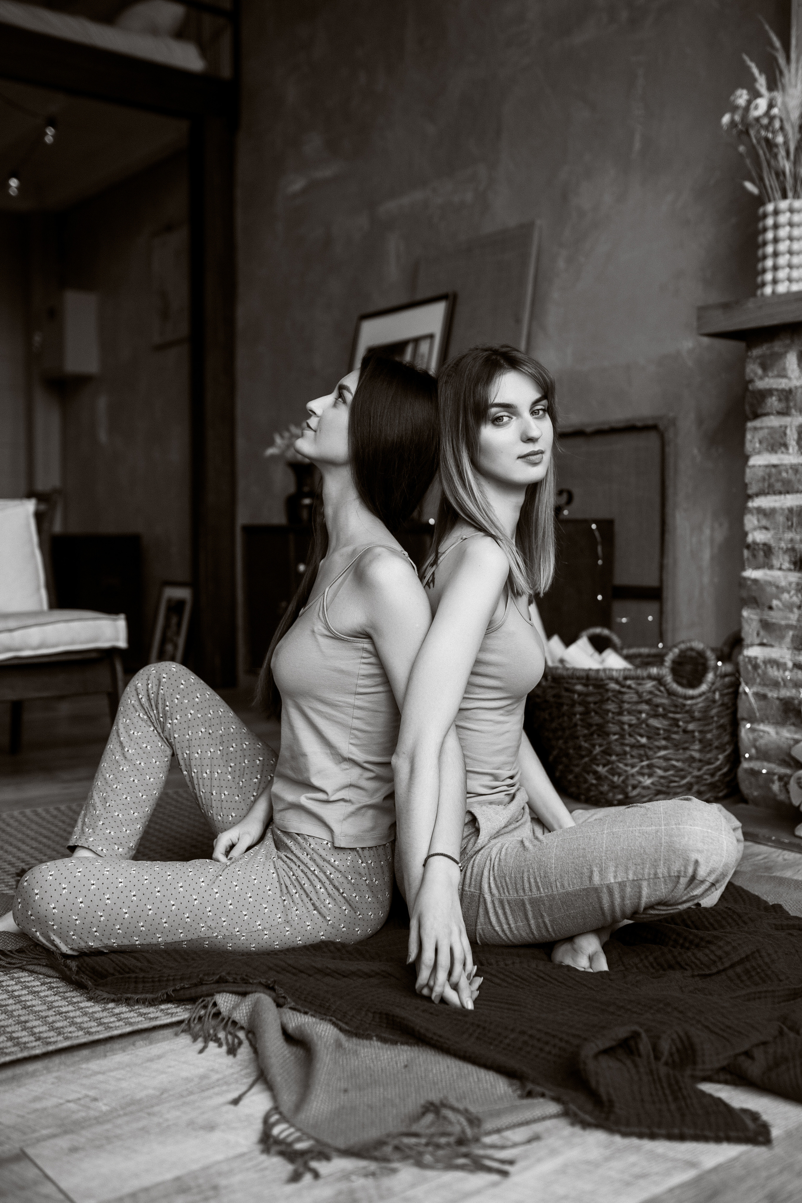 Сёстры Юля и Аня. Фотограф в Минске — Юлия Деяк. Фотосессии в Минске