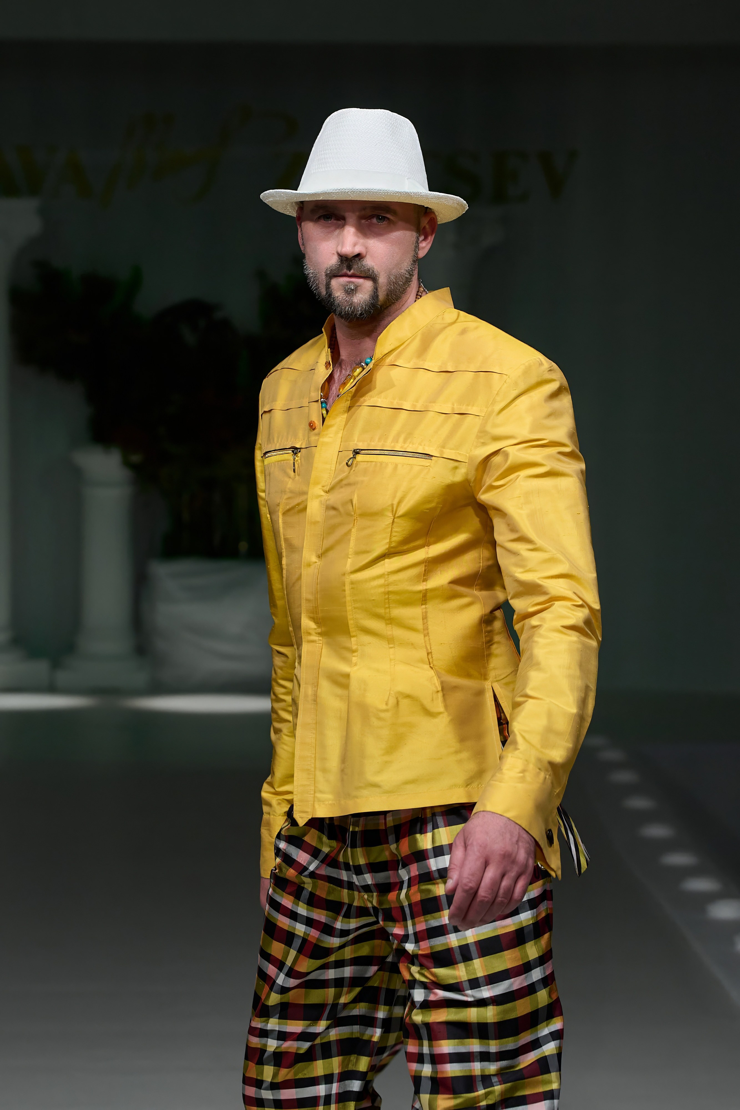 Slava&Yegor Zaitsevs. Показ-спектакль «Воспоминание». 21 июня 2025. Дима Бабушкин. Фотограф. Подиум. Репортаж. Творчество. Дорого