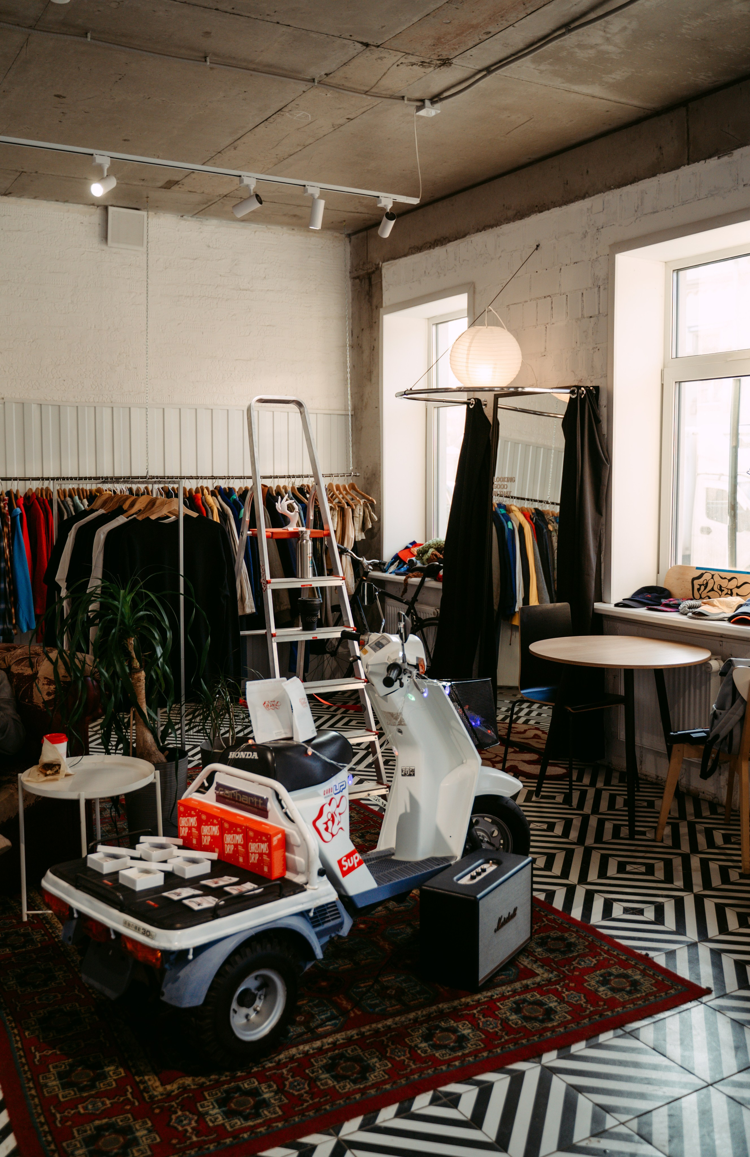 Фильтр / интерьер кофейни в Казани. Саша Копылов, фотограф в Казани