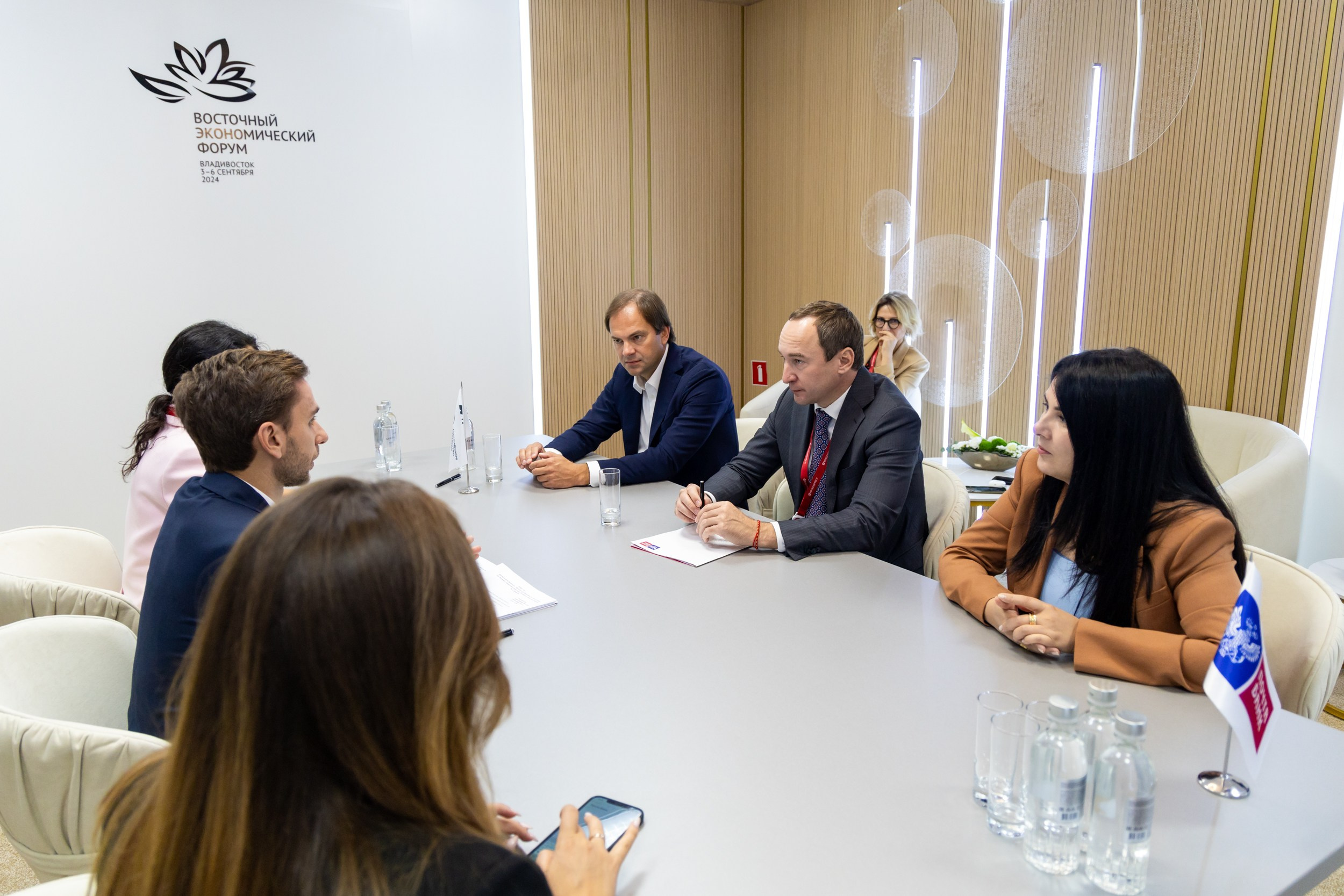 Почта банк. Репортажный и студийный фотограф во Владивостоке Дударева Софья