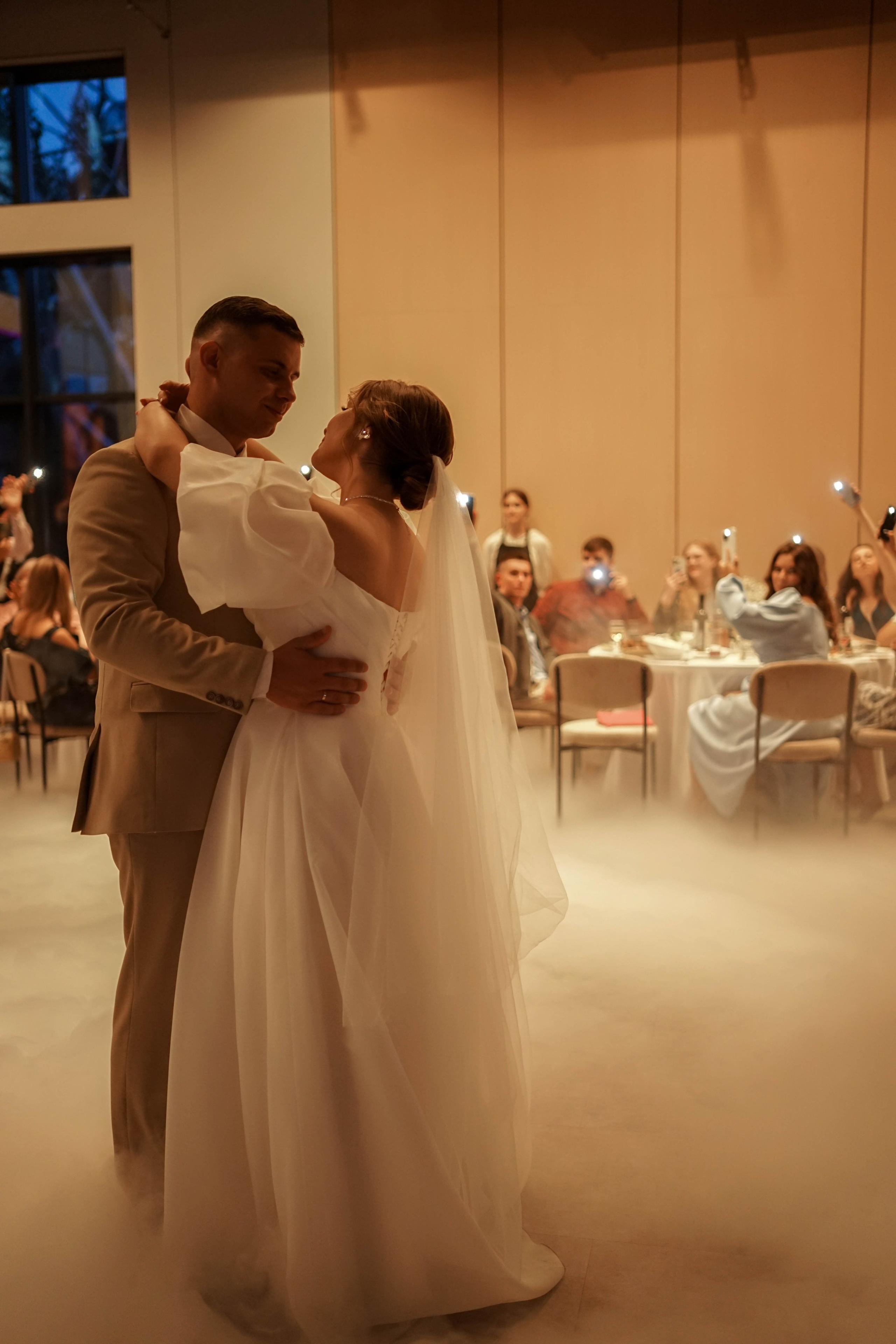 Лиза и Сережа: регистрация, прогулка и банкет. Фотограф в Иркутске