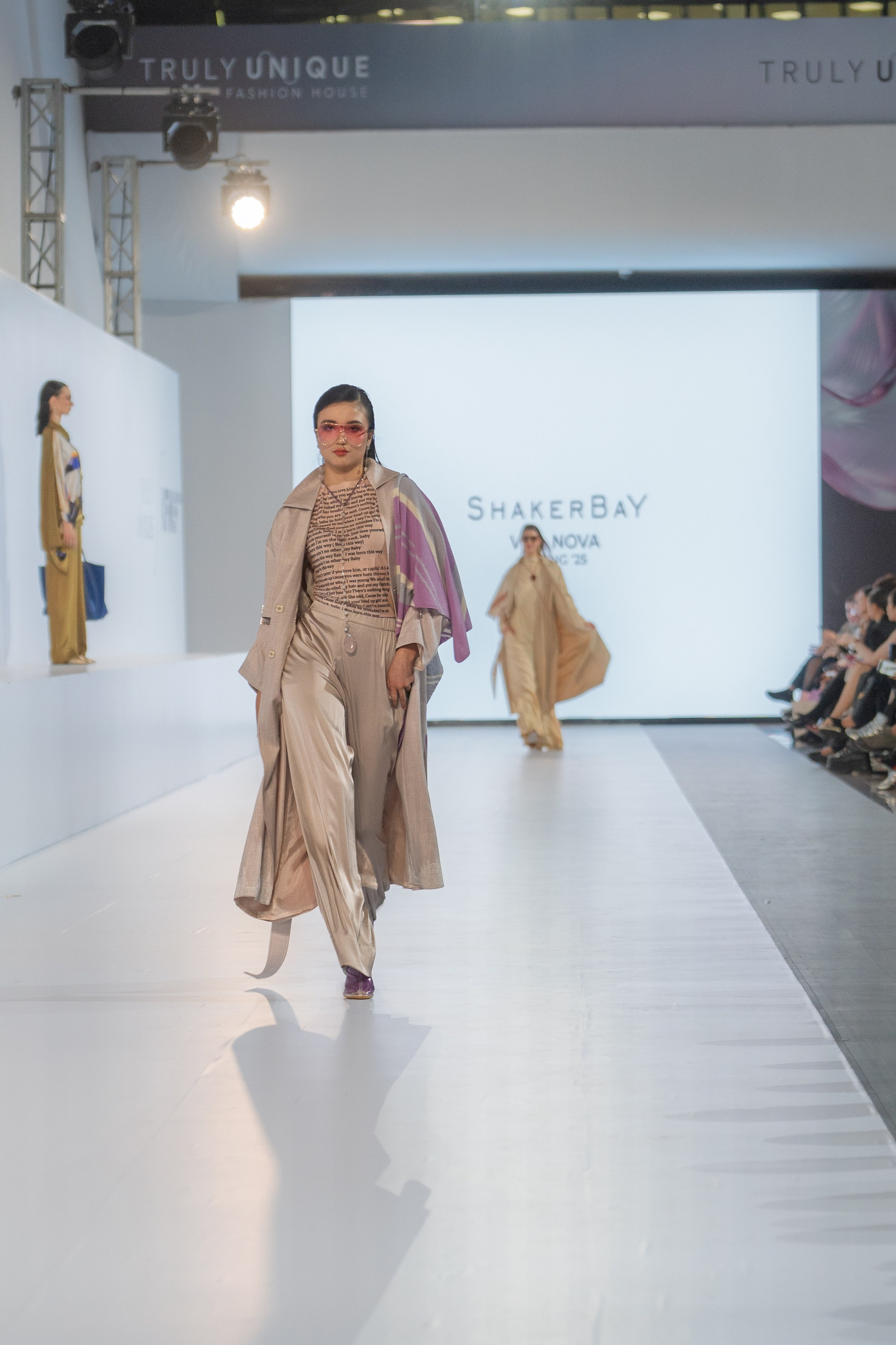 Shakerbay Vita Nova. Сайт Алматинского НЮ АРТ, будуар и фэшн фотографа Дениса Карпенко