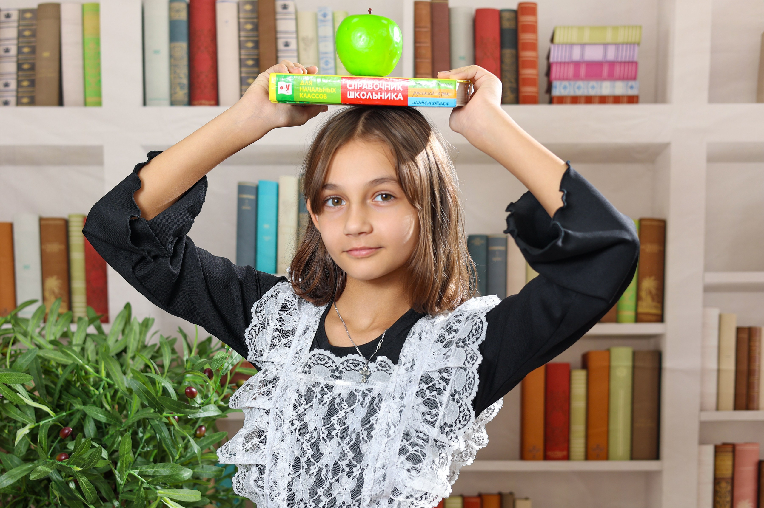 Библиотека светлая. Выпускные альбомы в Иваново в детский сад и школу. Александр и Светлана Янкины