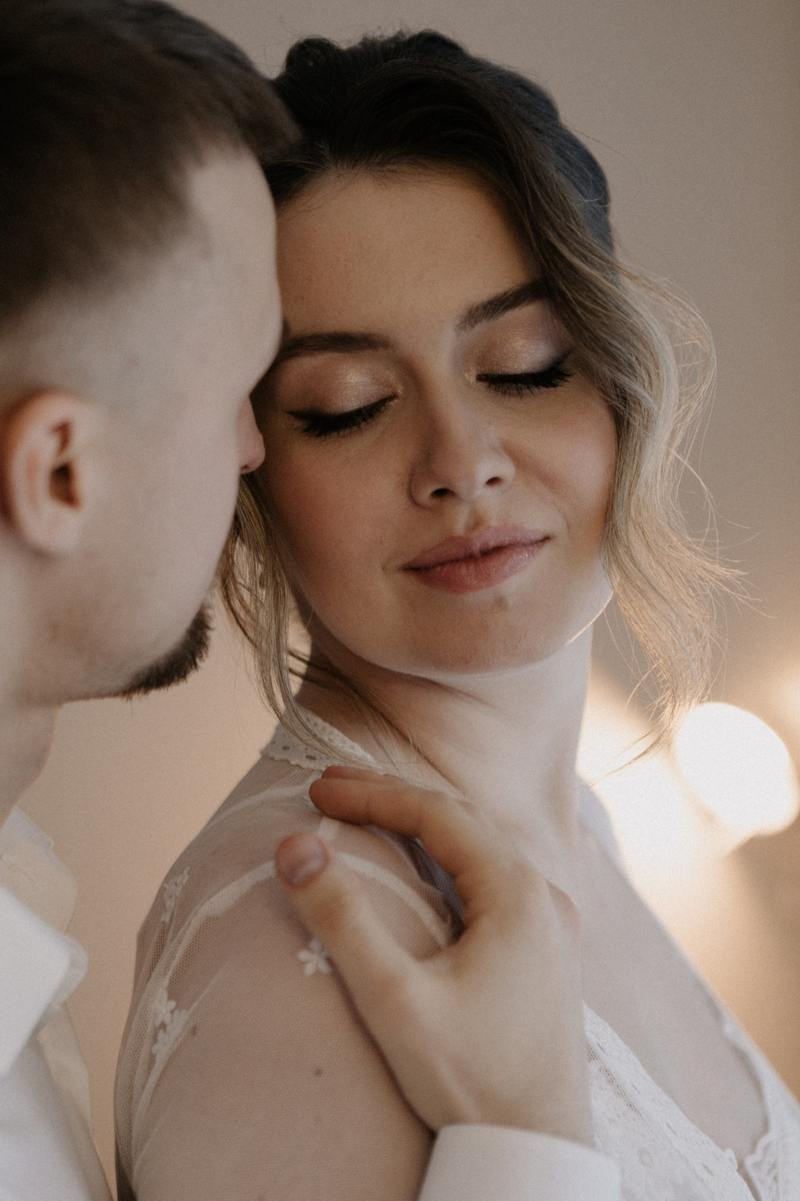 Ксюша и Илья. Утро в отеле роспись в Birds. Свадебный и портретный фотограф в Москве Анастасия Масюк