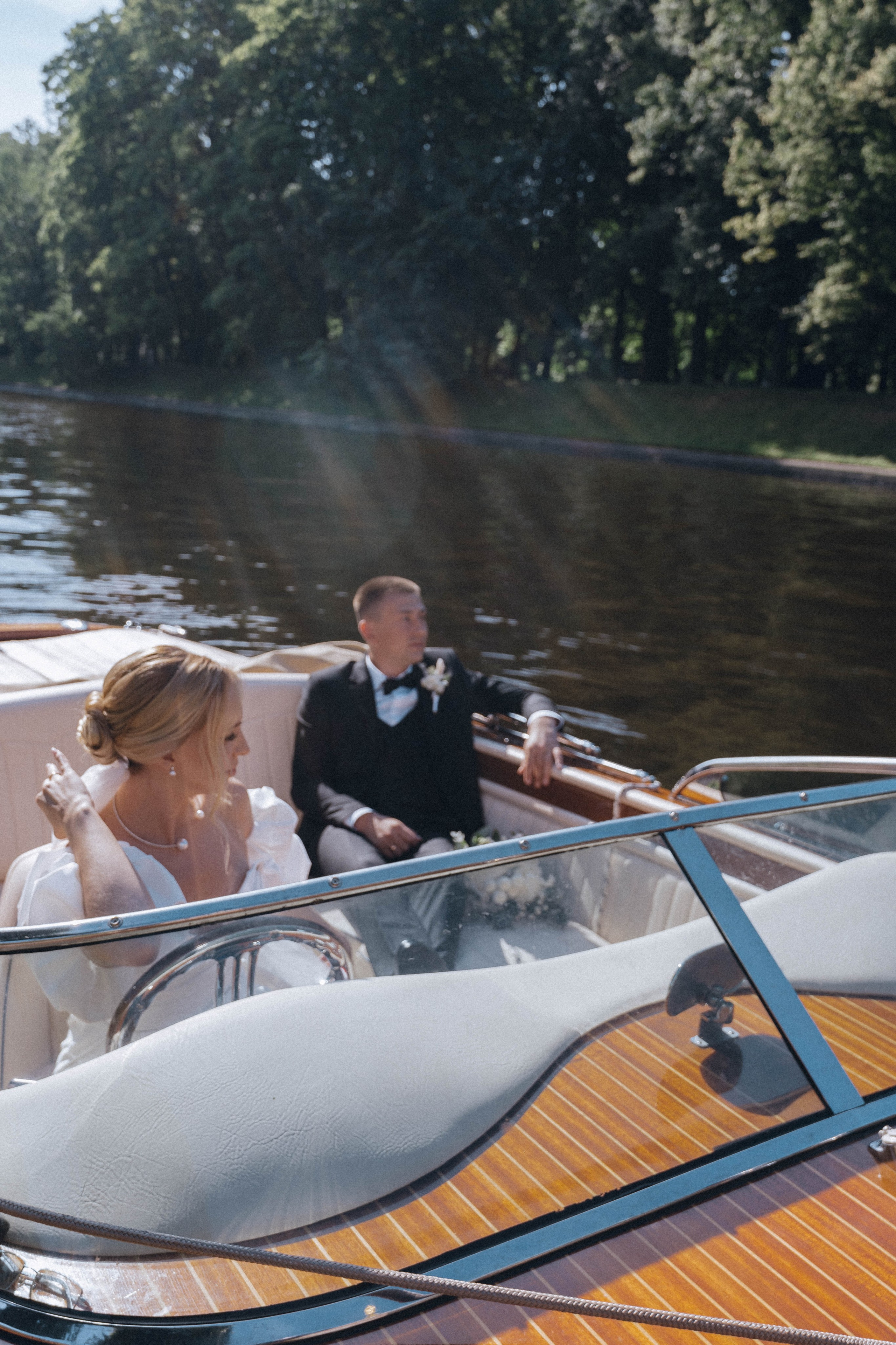 СВАДЕНБНАЯ СЬЕМКА НА КАТЕРЕ ПО КАНАЛАМ САНКТ-ПЕТЕРБУРГА И В АКВАТОРИИ НЕВЫ. Профессиональный фотограф, Санкт-Петербург — Виктория Богомолова