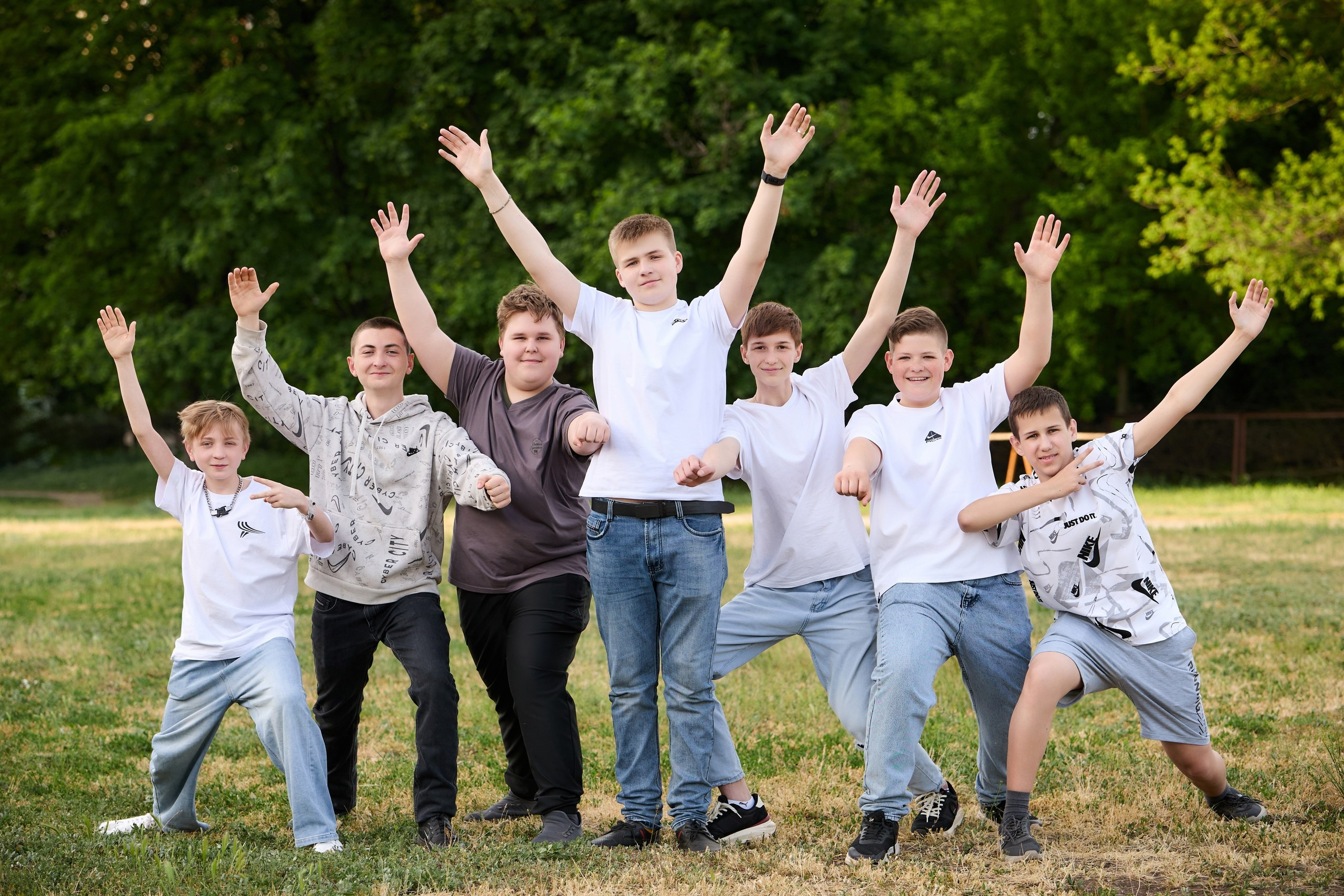 ШКОЛЬНИКИ. УЛИЦА. Фотограф Татаринов Андрей (Донецк / Макеевка)