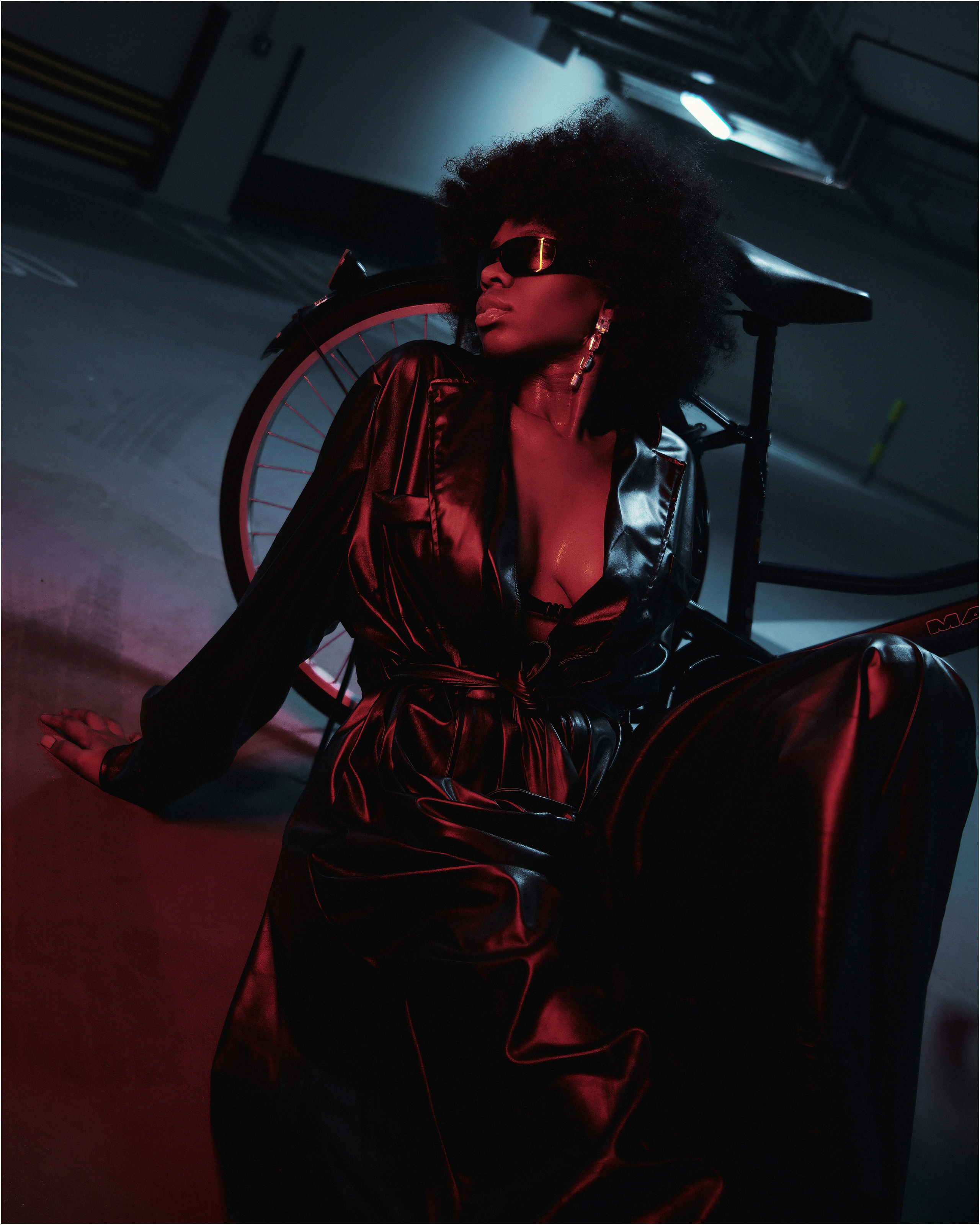 Фотограф Москва. NOIZOMAX Художественный фотограф в Дубай