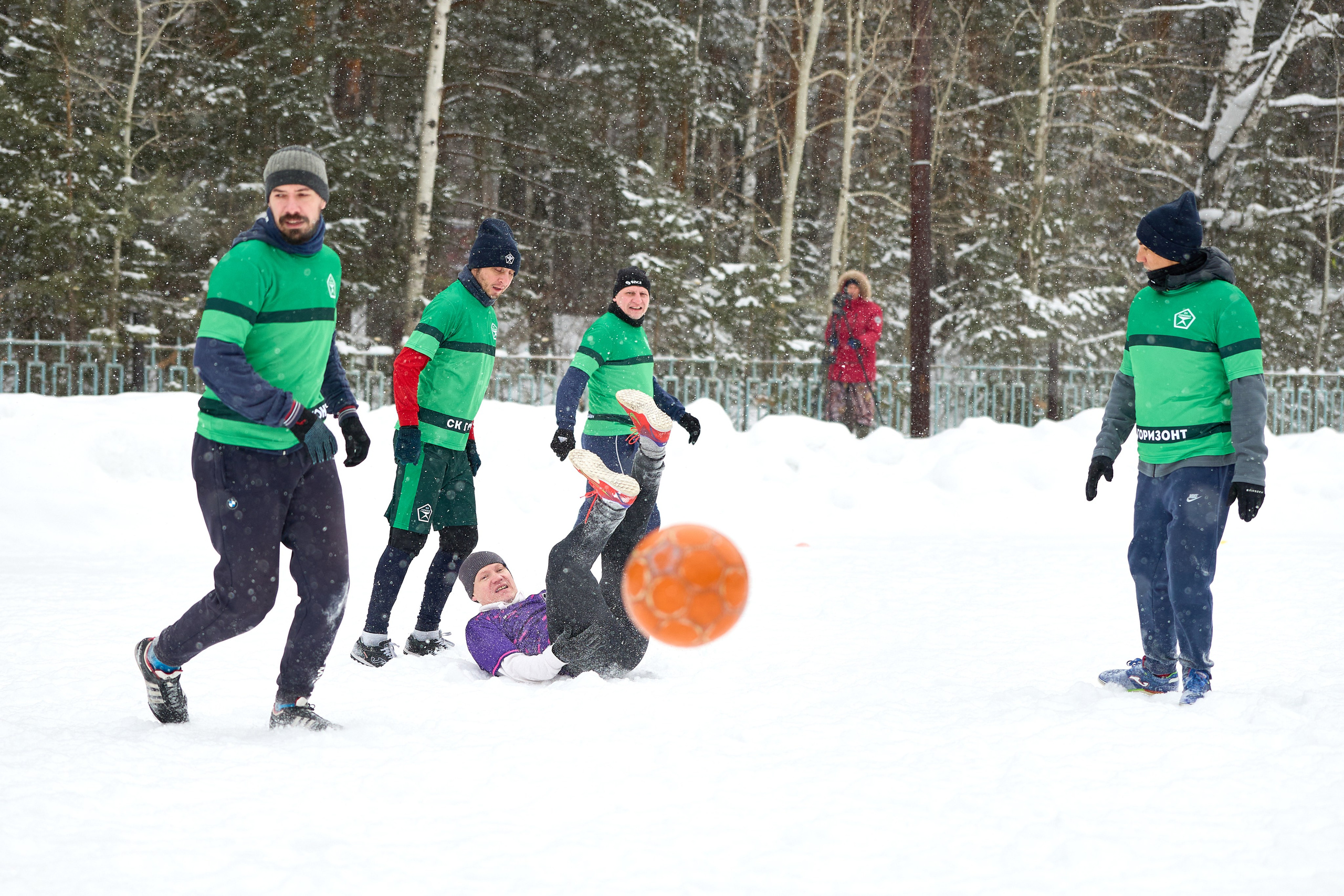 Футбол — Академ Лига. Фотограф в Новосибирске Алена Скокова