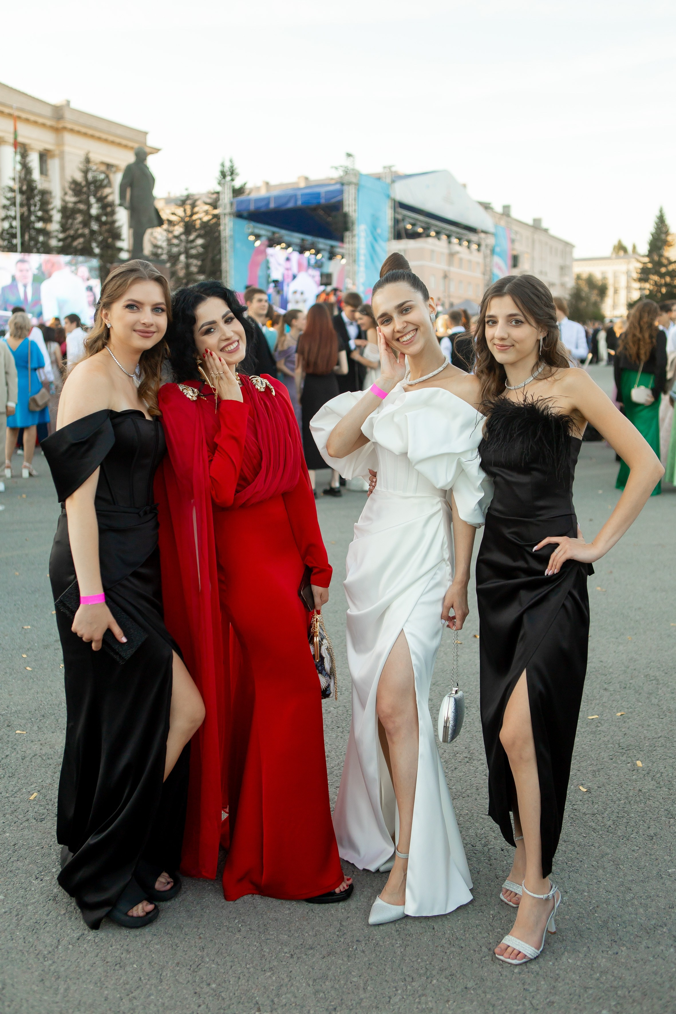 Выпускной Гимназия 12 2024 г. Свадебный и портретный Фотограф в Липецке Дмитрий Котюков