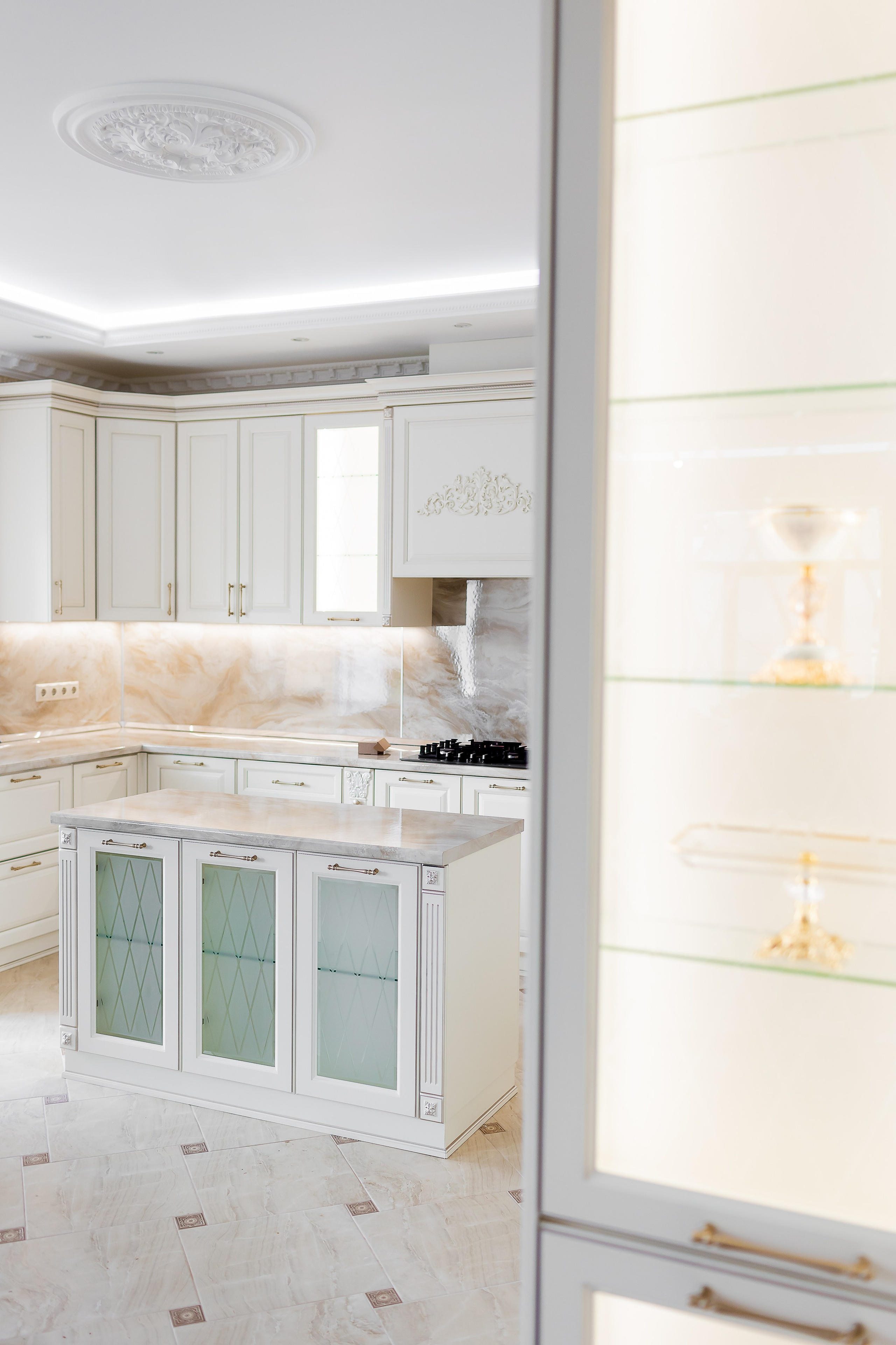 KITCHEN ROOM