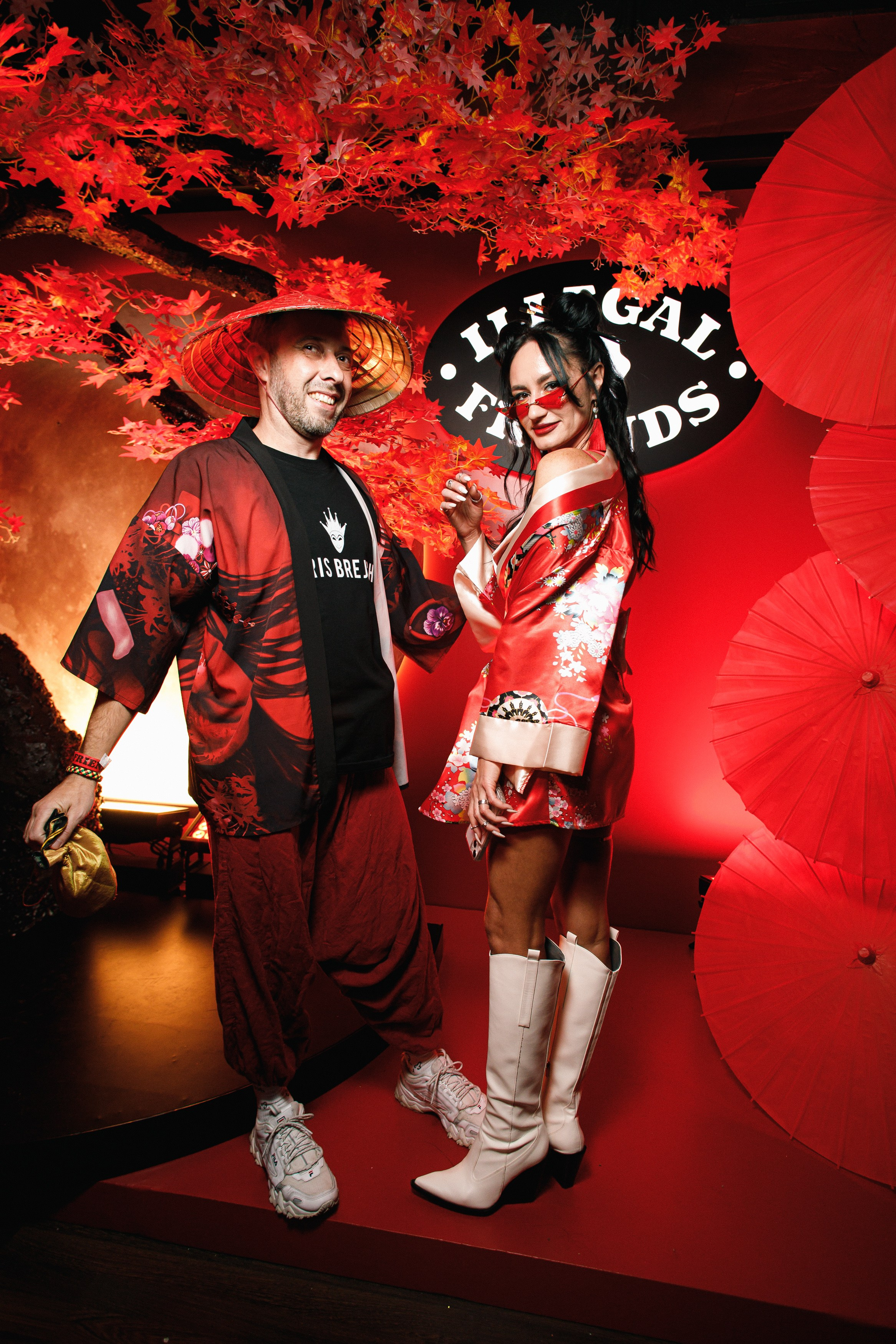 ILLEGAL FRIENDS | ASIA. СВОИ. ФОТООТЧЕТЫ-СОБЫТИЯ-МЕСТА