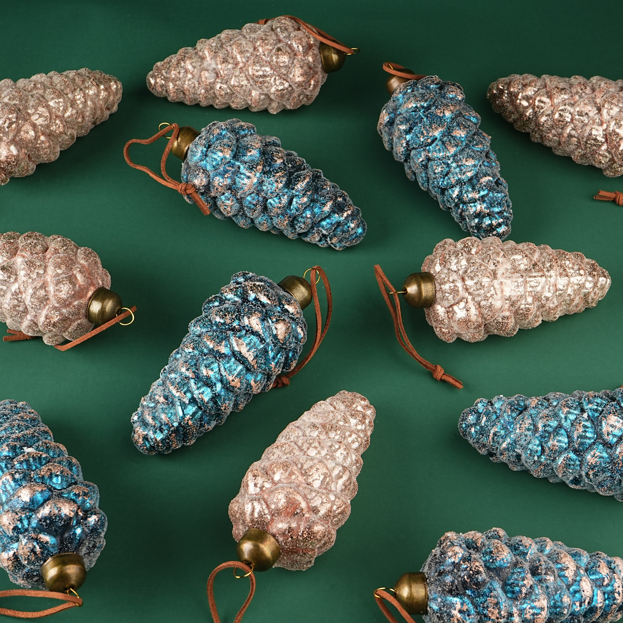 Елочные игрушки и шары. Профессиональный фотограф в Москве и МО