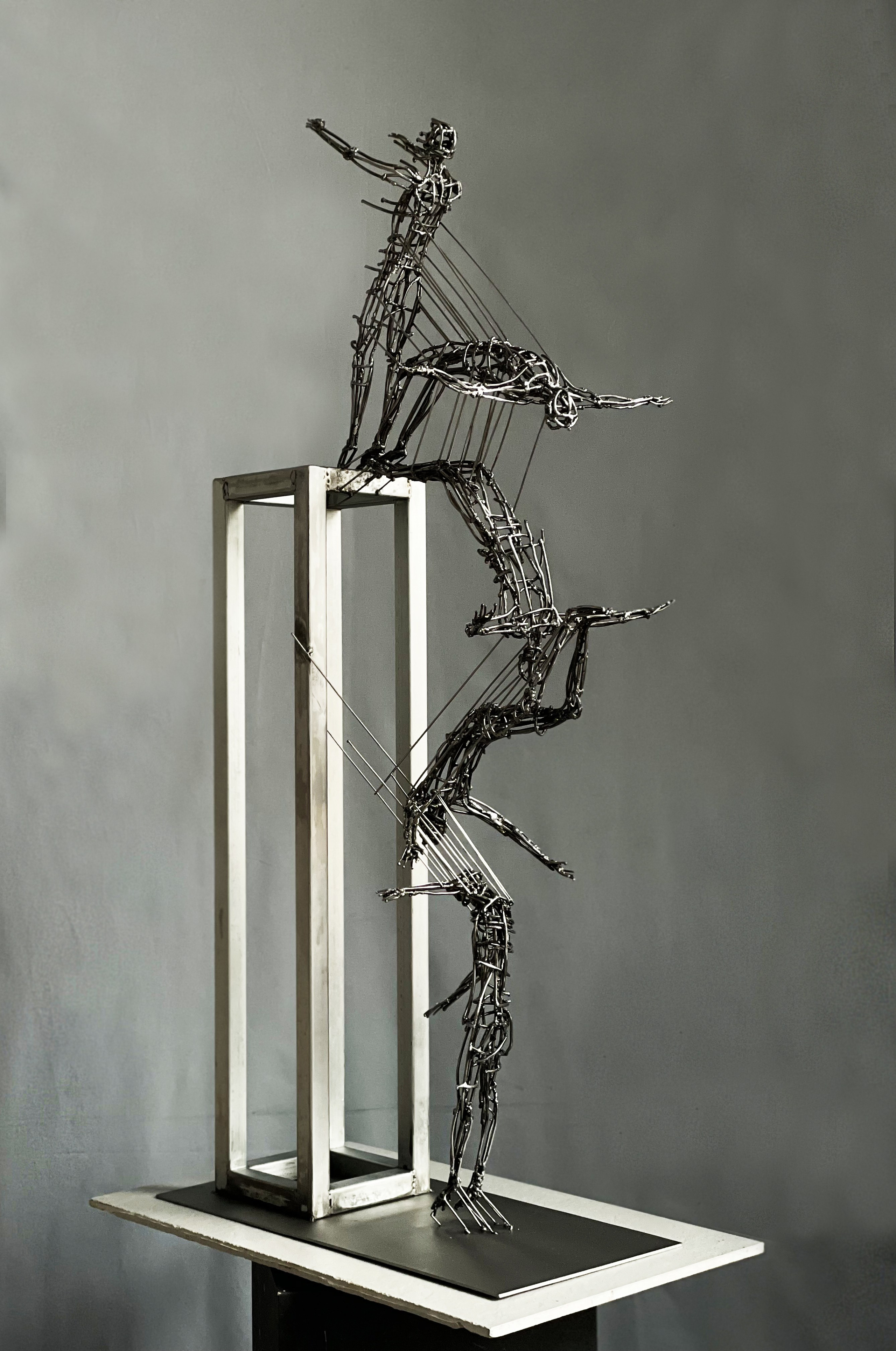 Паркур-свободное падение / parkour- free fall_2023. Художник — скульптор Антонина Фатхуллина