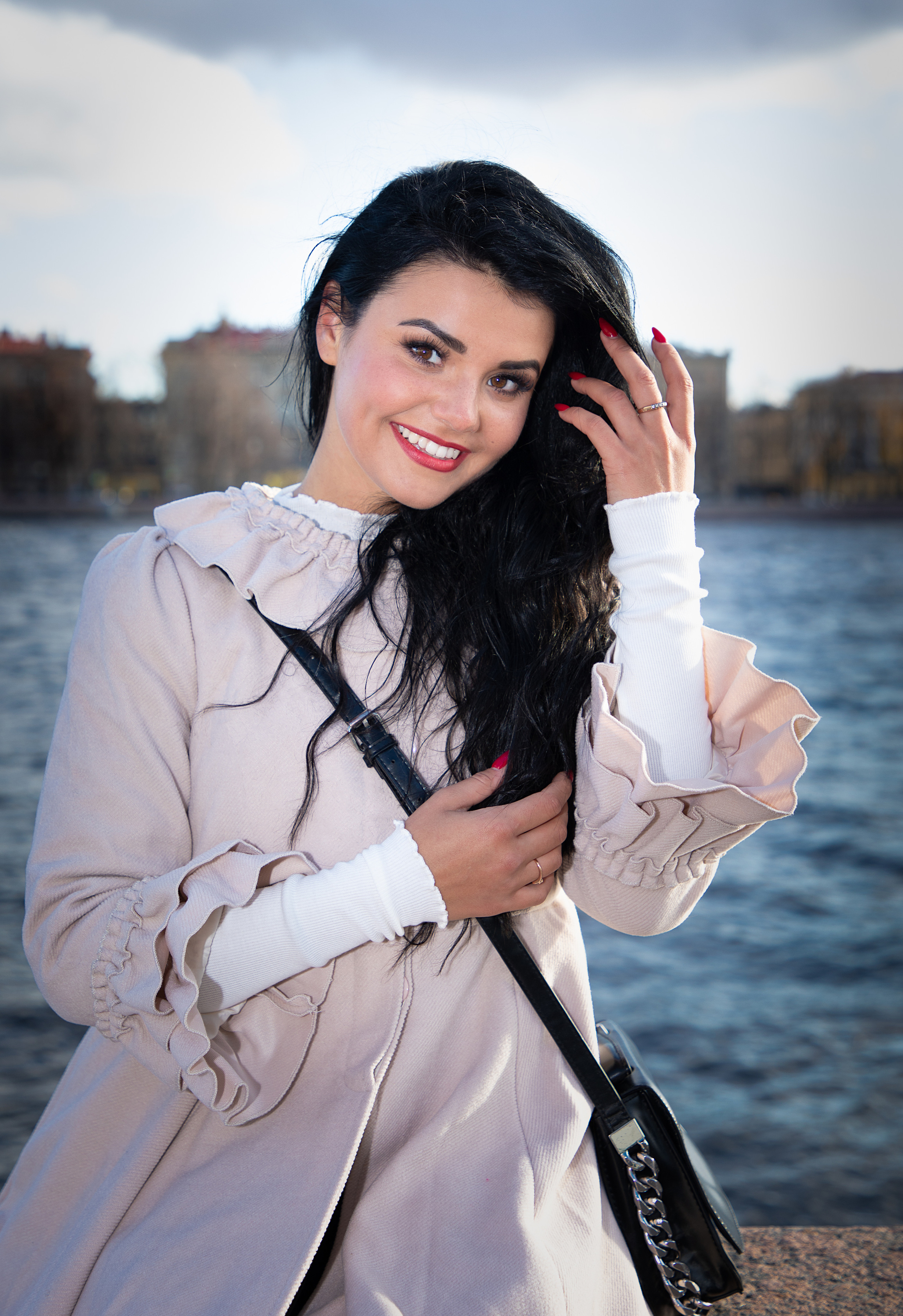 Фотосессия Даши. Набережная Невы. г. Санкт-Петербург. Сценический и портретный фотограф Галина Макарова