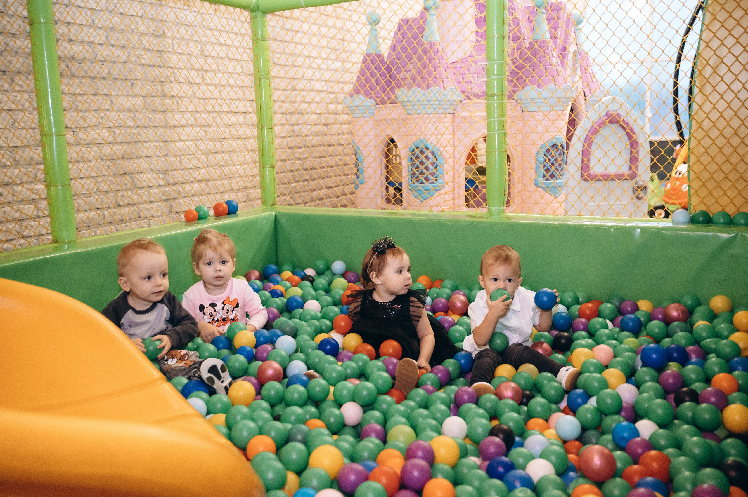 Анечке 2 года (MIA FAMILIA семейное кафе). Семейный фотограф в Минске Дарья Дреко