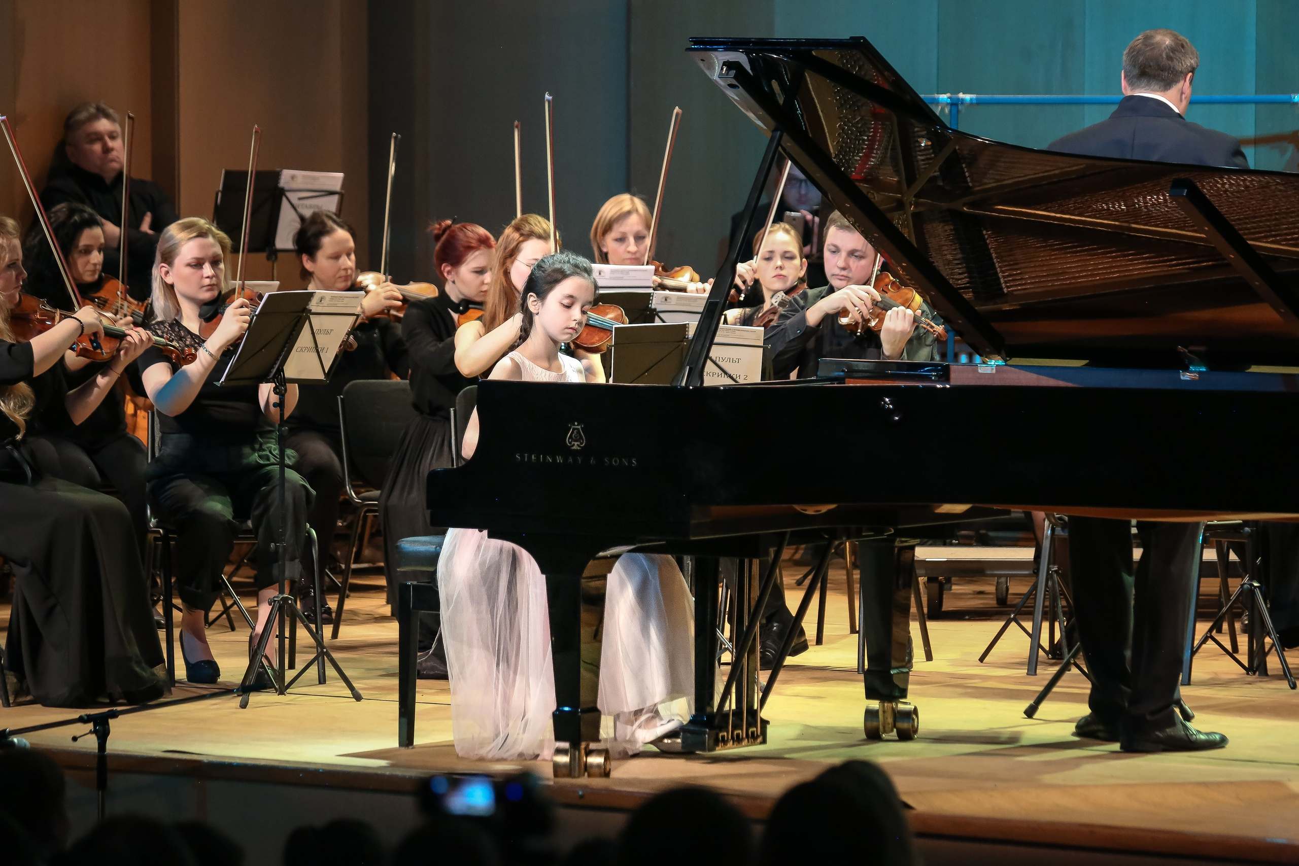 Юбилей Бетховенской школы. Дарья Письменюк / Darya Leitstern — фотограф, музыкант, журналист, путешественник