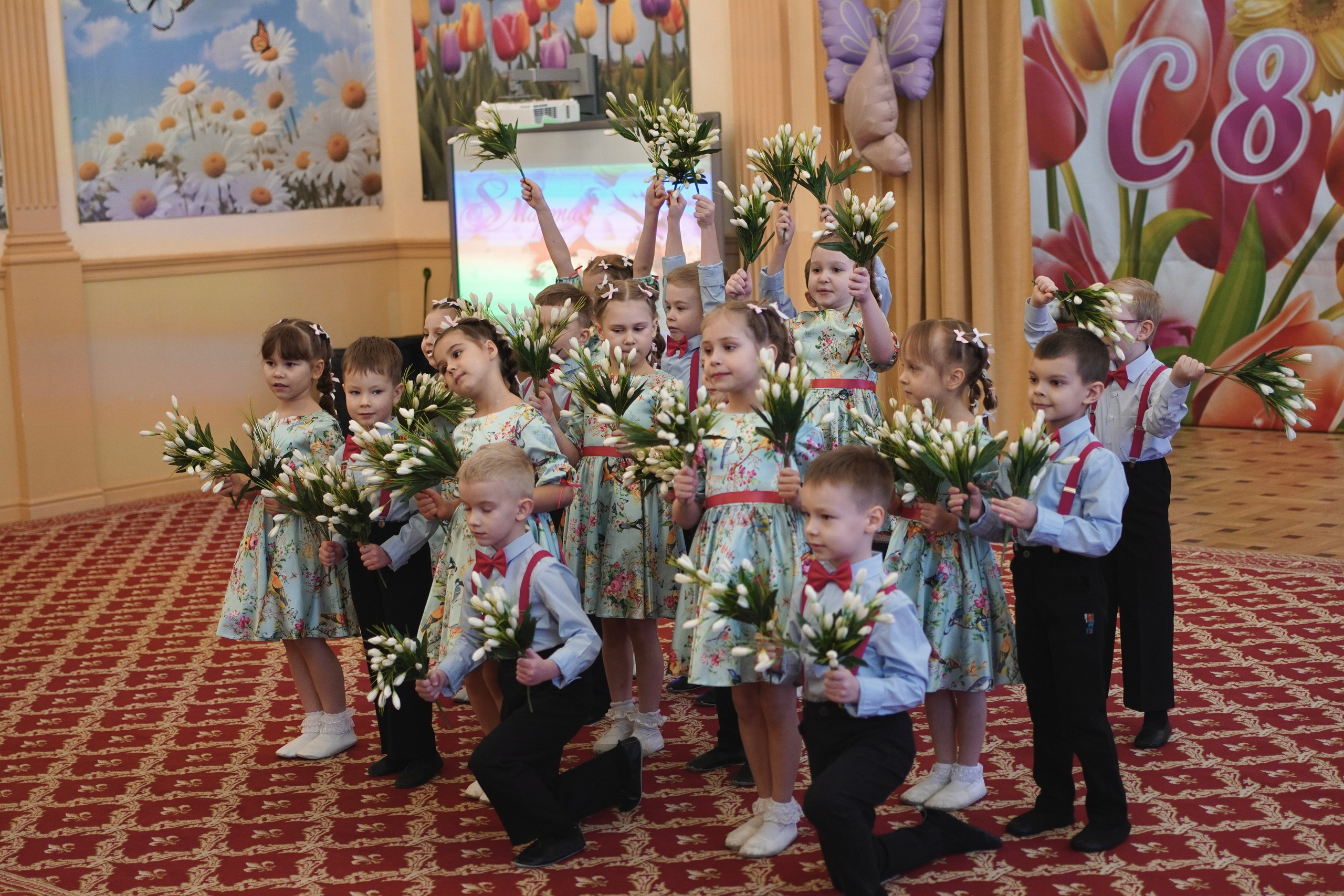 Детский утренник. Семейный и детский фотограф в Зеленограде Коваленко Дарья. Съемка праздников и выпускных, дней рождений