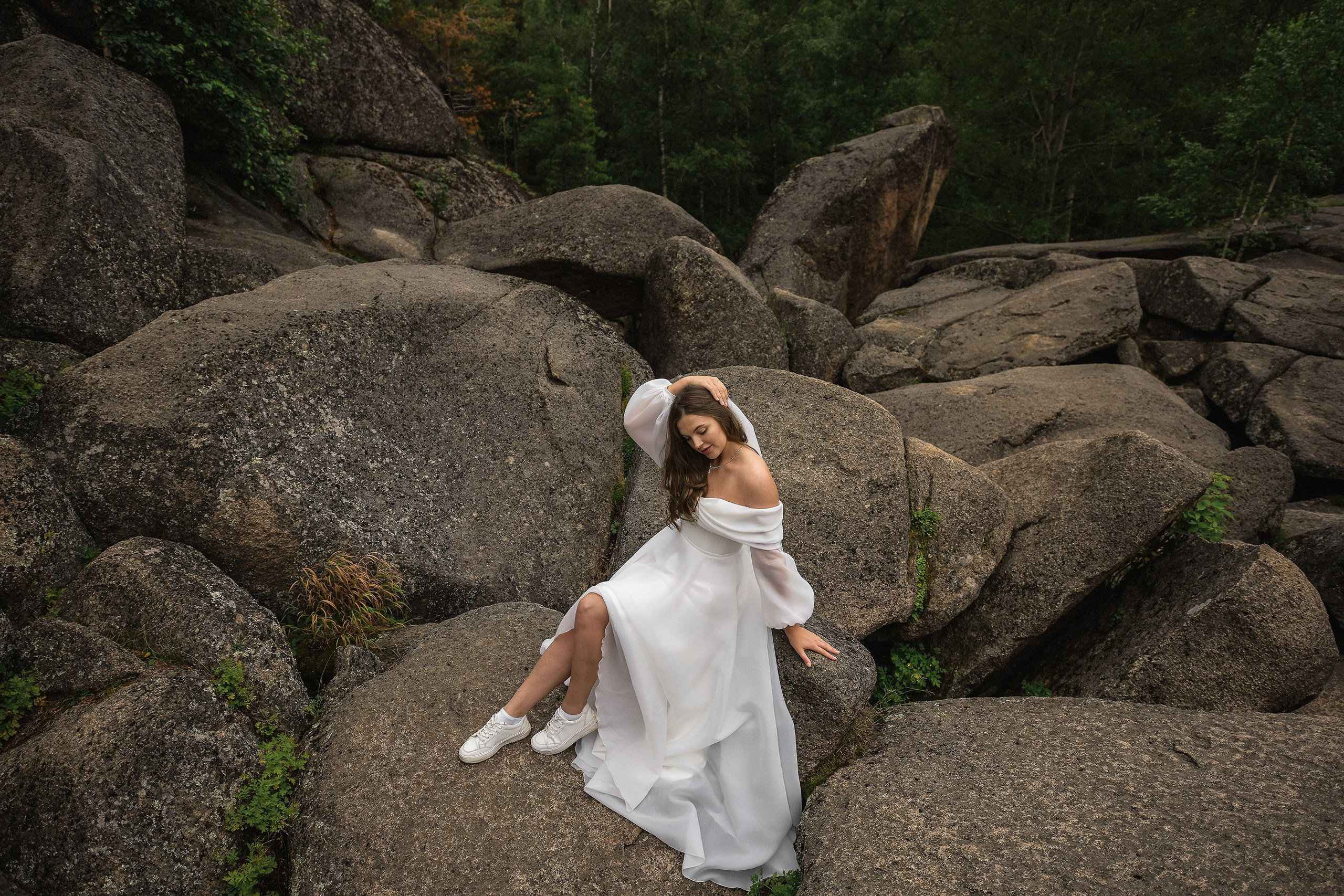 Свадебная фотосессия на Столбах в Красноярске | Экстрим и романтика в одном кадре. 📸 Свадебный и семейный фотограф в Красноярске Тихомиров Евгений | 17 лет опыта | 800+ свадеб