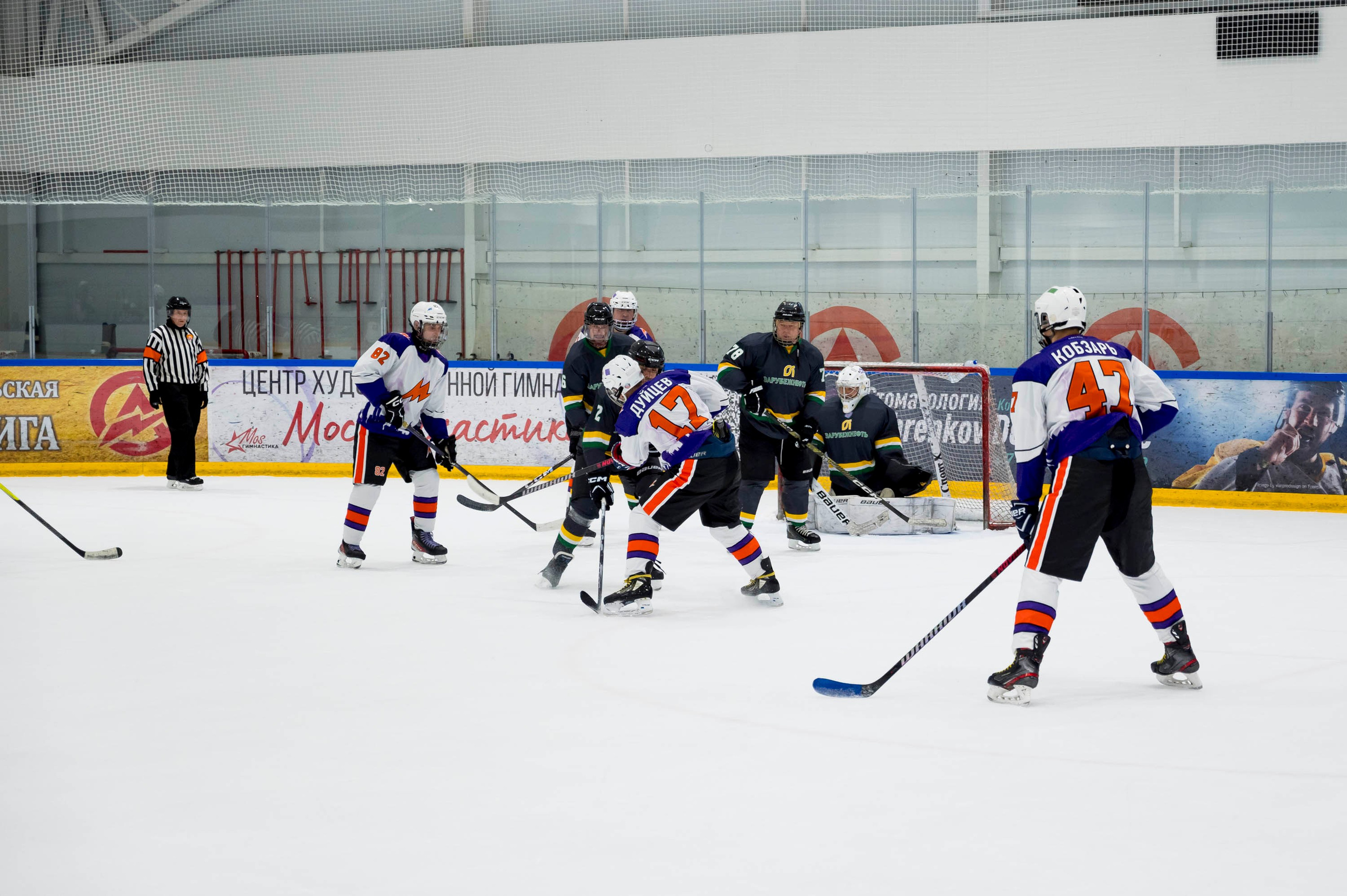Хоккейный матч корпоративной команды Зарубежнефть. Репортажный фотограф и видеограф Слава Думчев. Тимбилдинги, отчетники, корпоративы