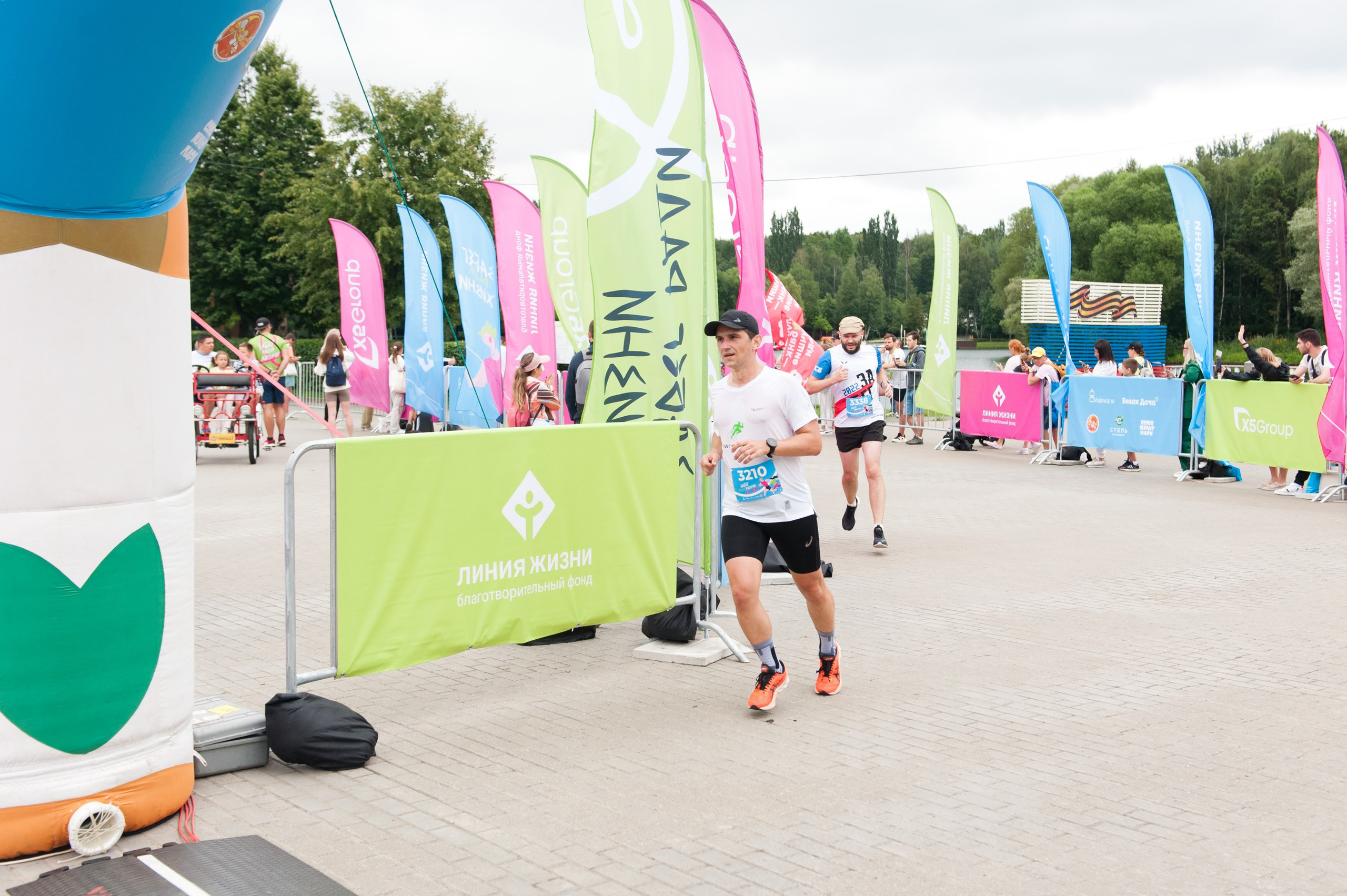 Корпоративное. Забег X5 Retail Group. Репортажный фотограф и видеограф Слава Думчев. Тимбилдинги, отчетники, корпоративы