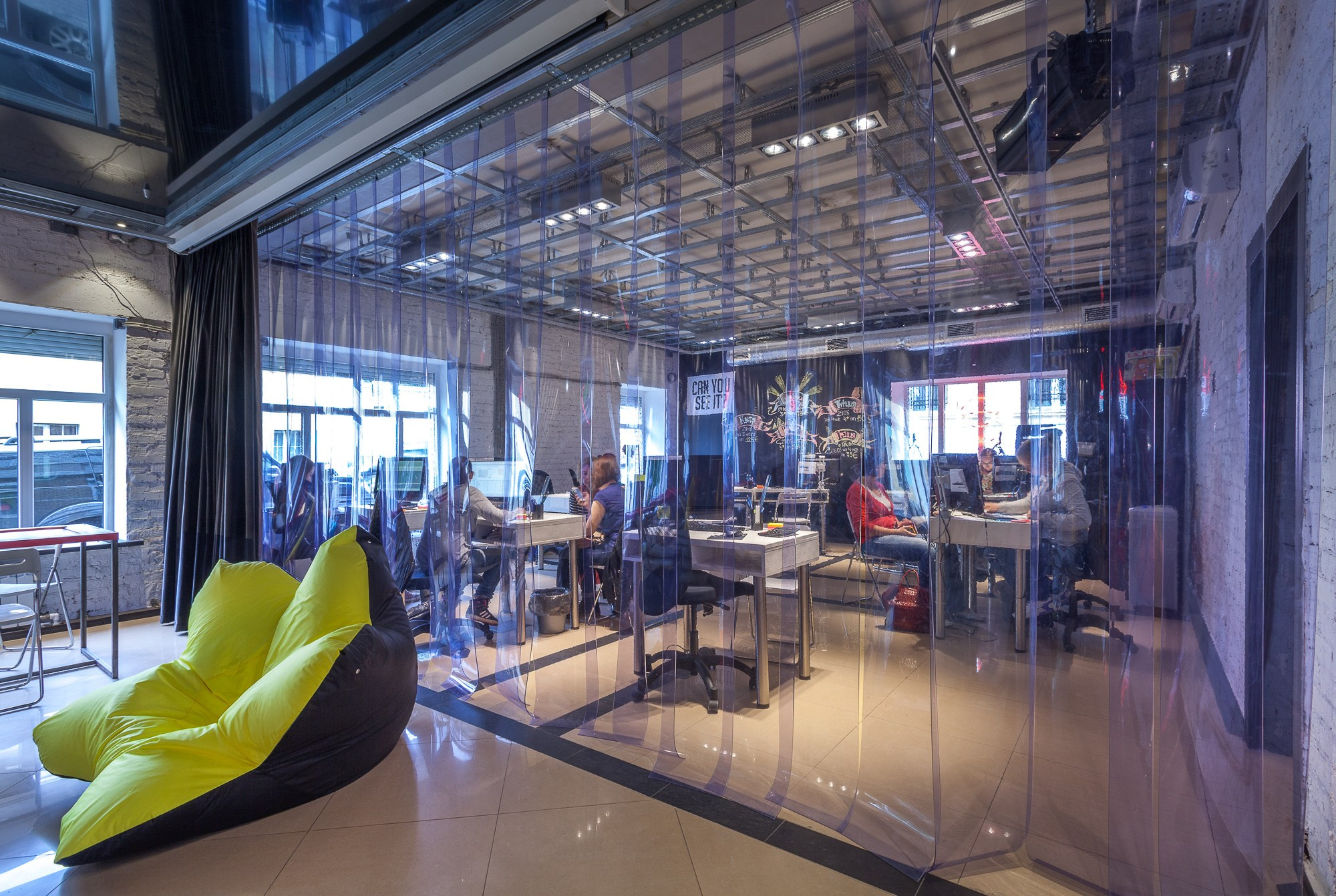 ОФИС АГЕНСТВА НА ЯУЗСКОЙ                                                             Архитектура: Зайцев С.                                                                                Дизайн: Работнов А.   