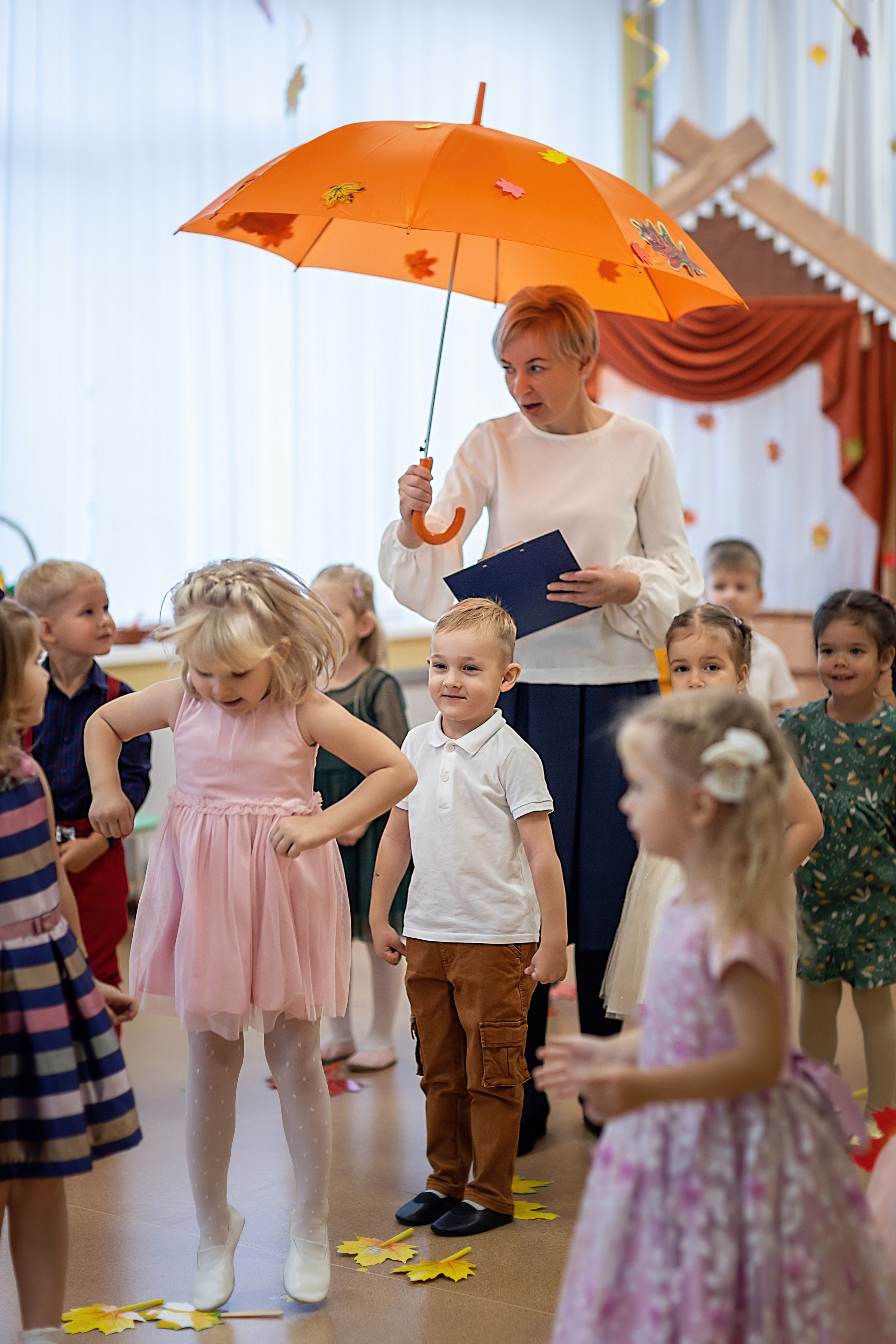 Волшебный зонтик осени_2023 год. Семейный фотограф в Санкт-Петербурге