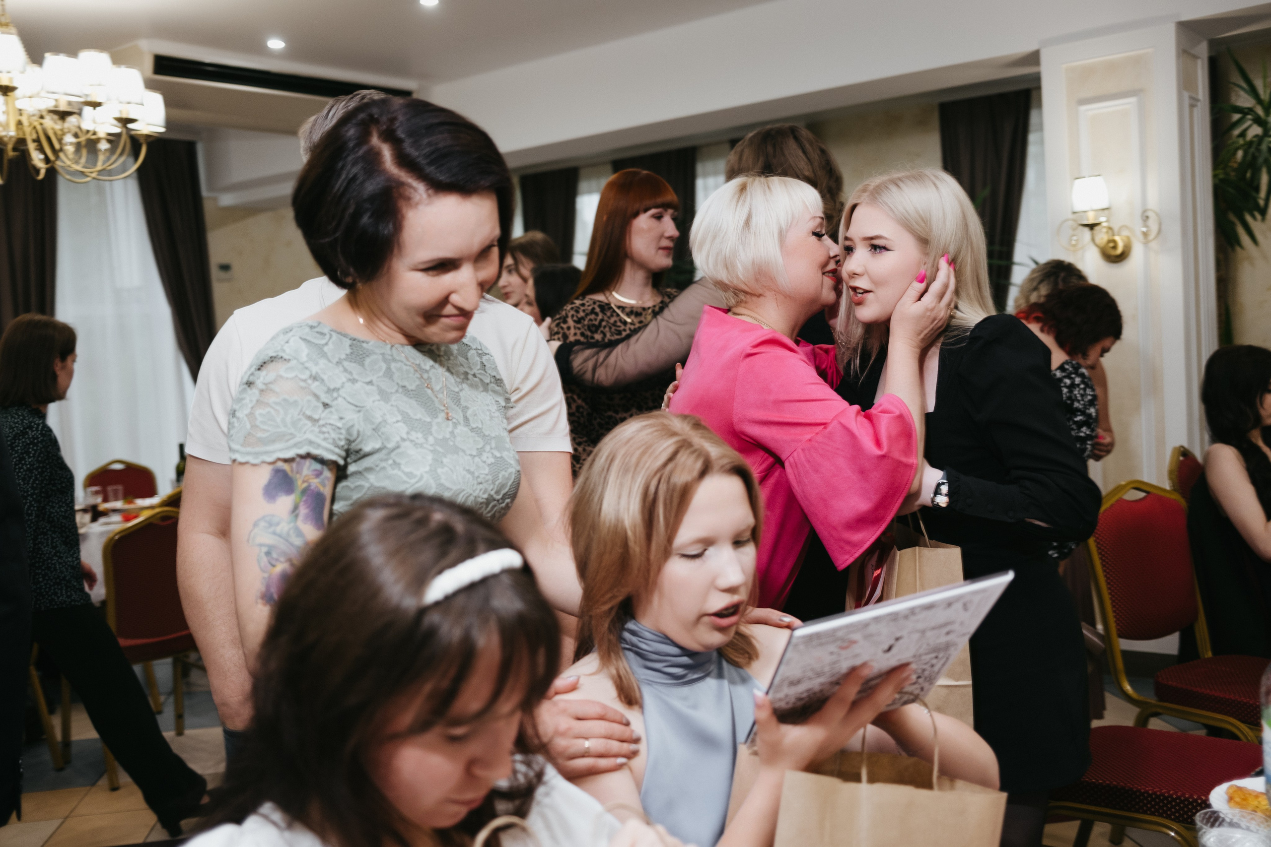 Выпускной 11 класс школы № 30. Свадебный и репортажной фотограф Денис Ожигин в Краснодаре и Краснодарском крае